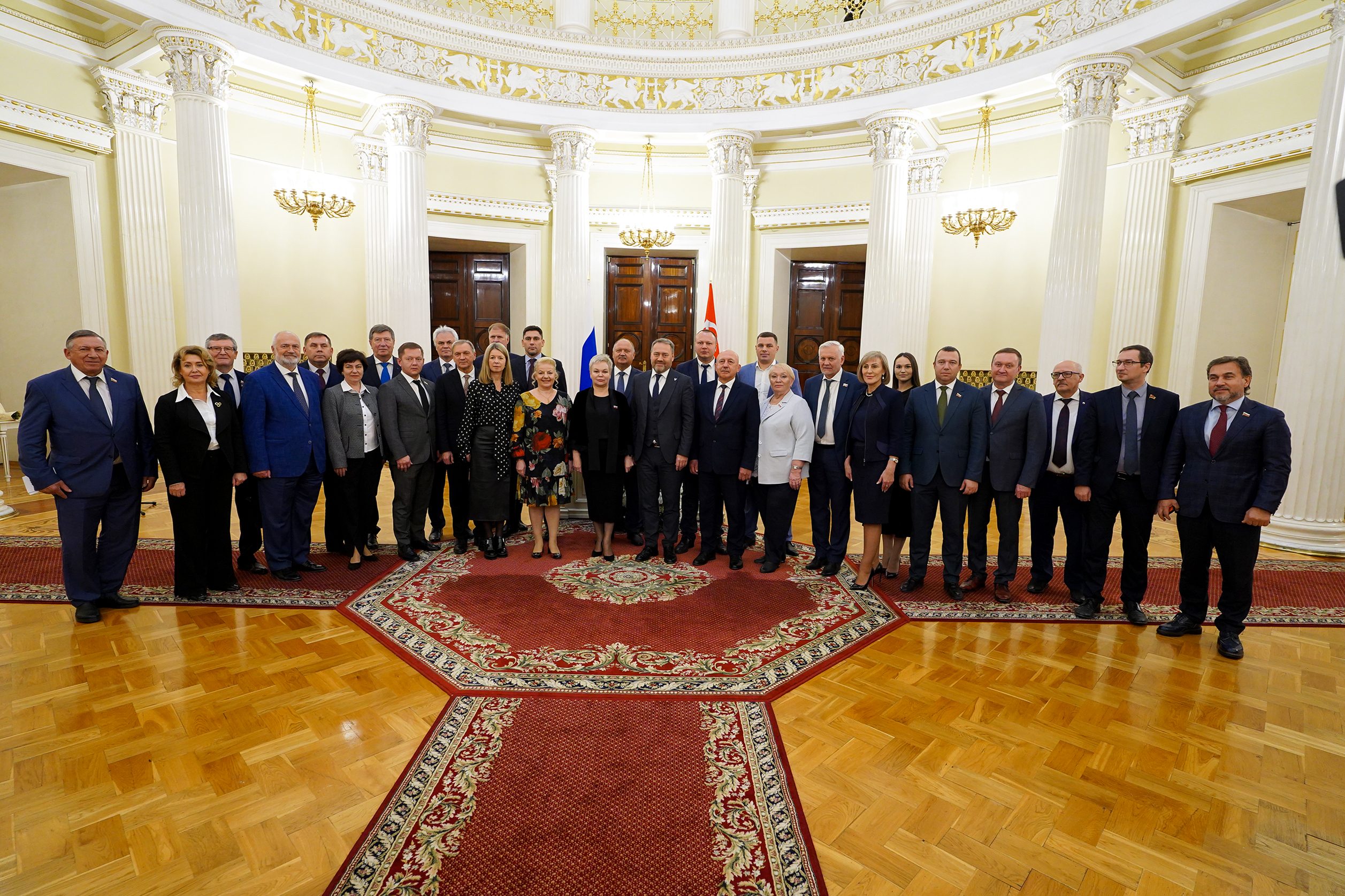 Законодательное Собрание заключило соглашение с Сахалинской областной Думой