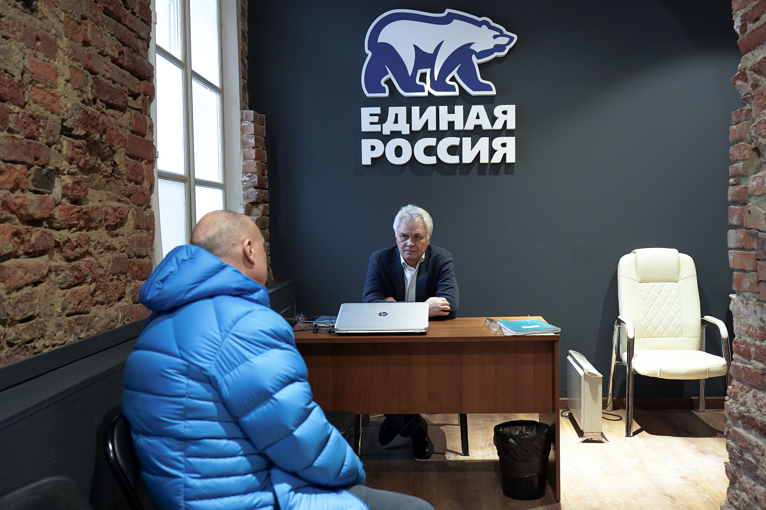 Владимир Носов провёл личный прием граждан в приёмной Единой России