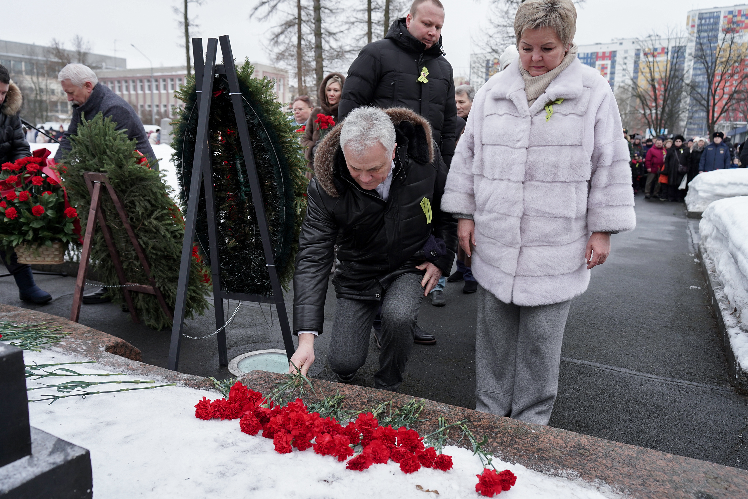 Торжественно-траурная церемония возложения венков и цветов к братским захоронениям на Богословском кладбище