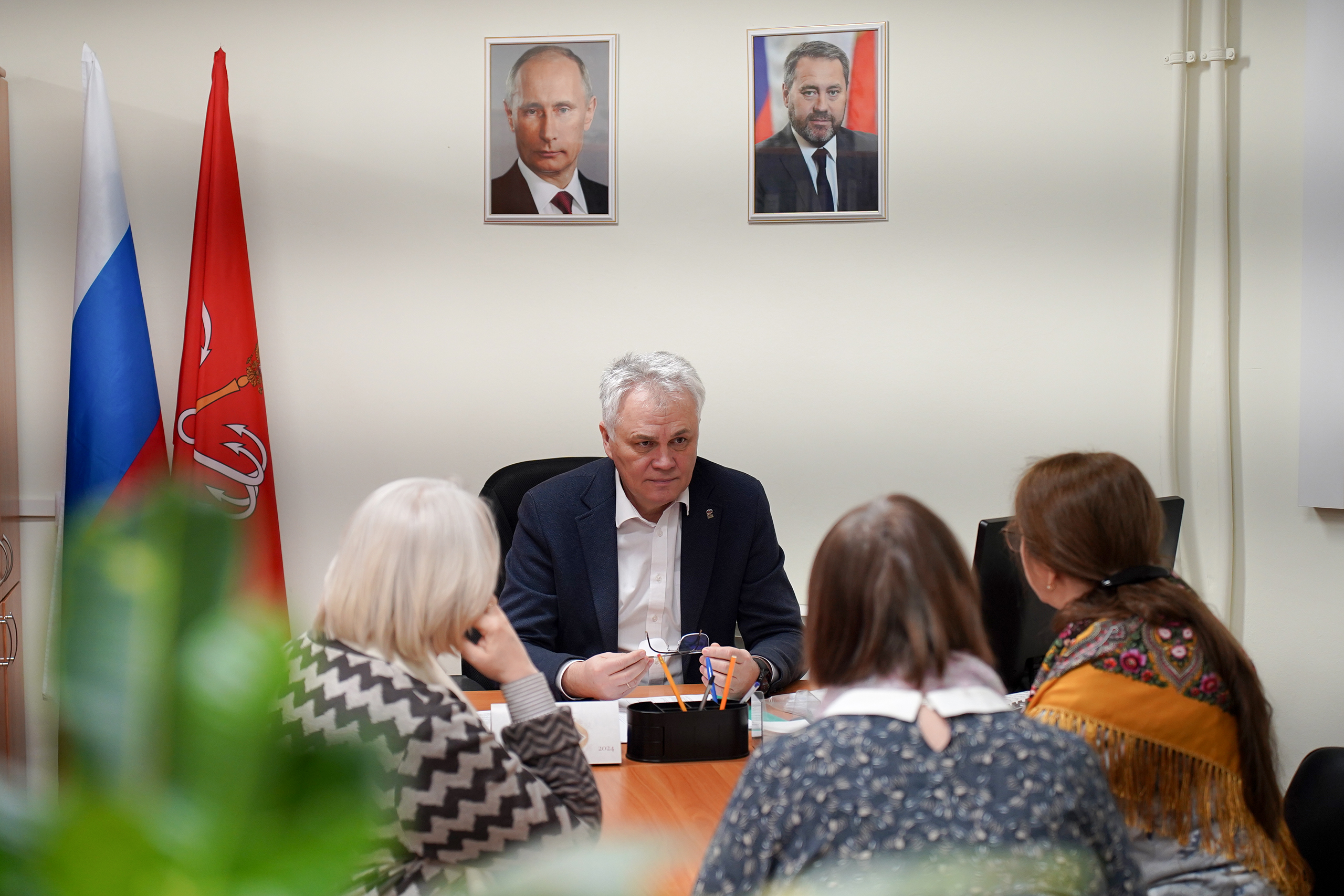 Владимир Носов провёл личный приём граждан в Законодательном Собрании Санкт-Петербурга