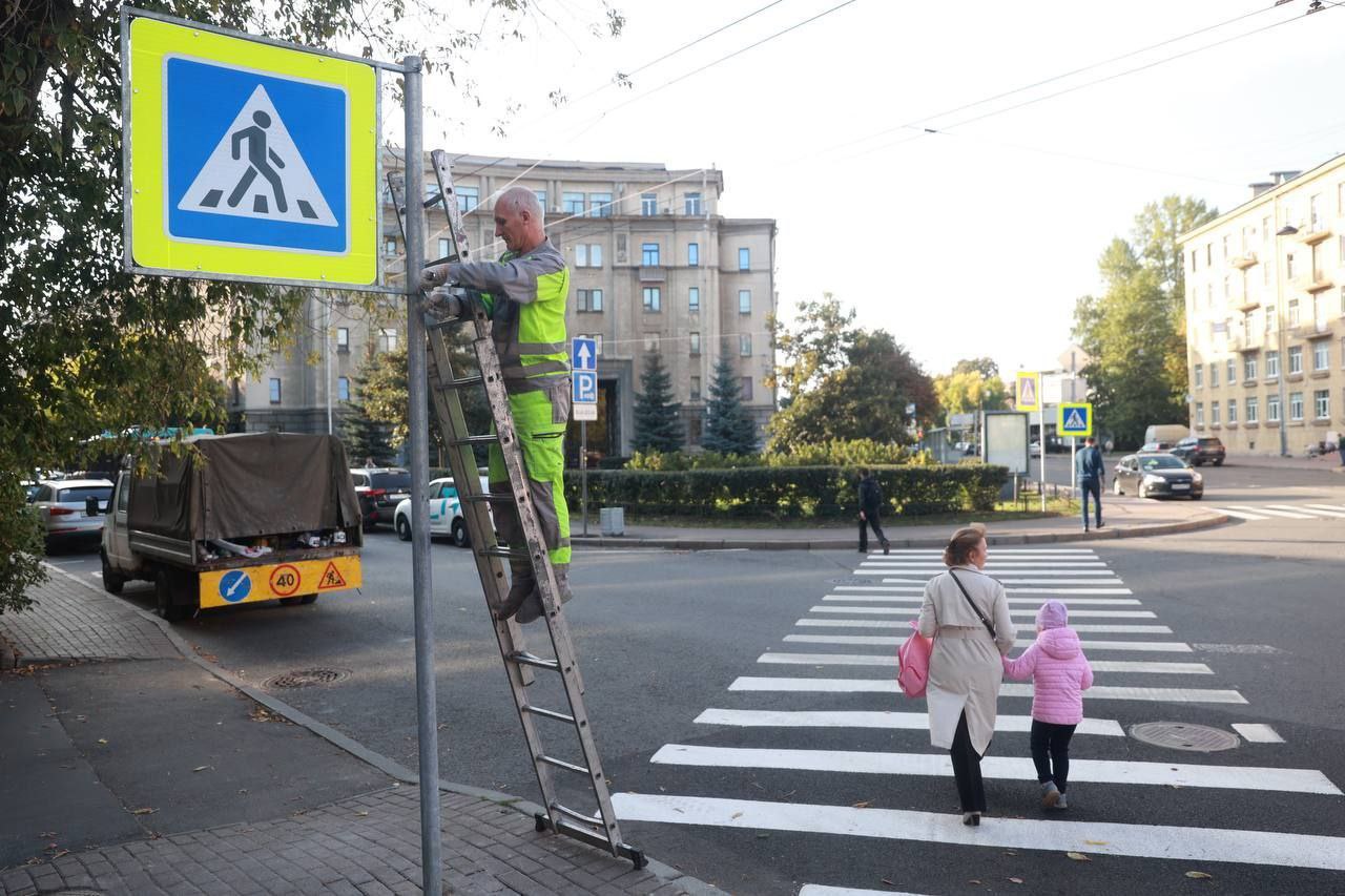В Петербурге в 2024 году появятся почти 80 новых нерегулируемых пешеходных переходов