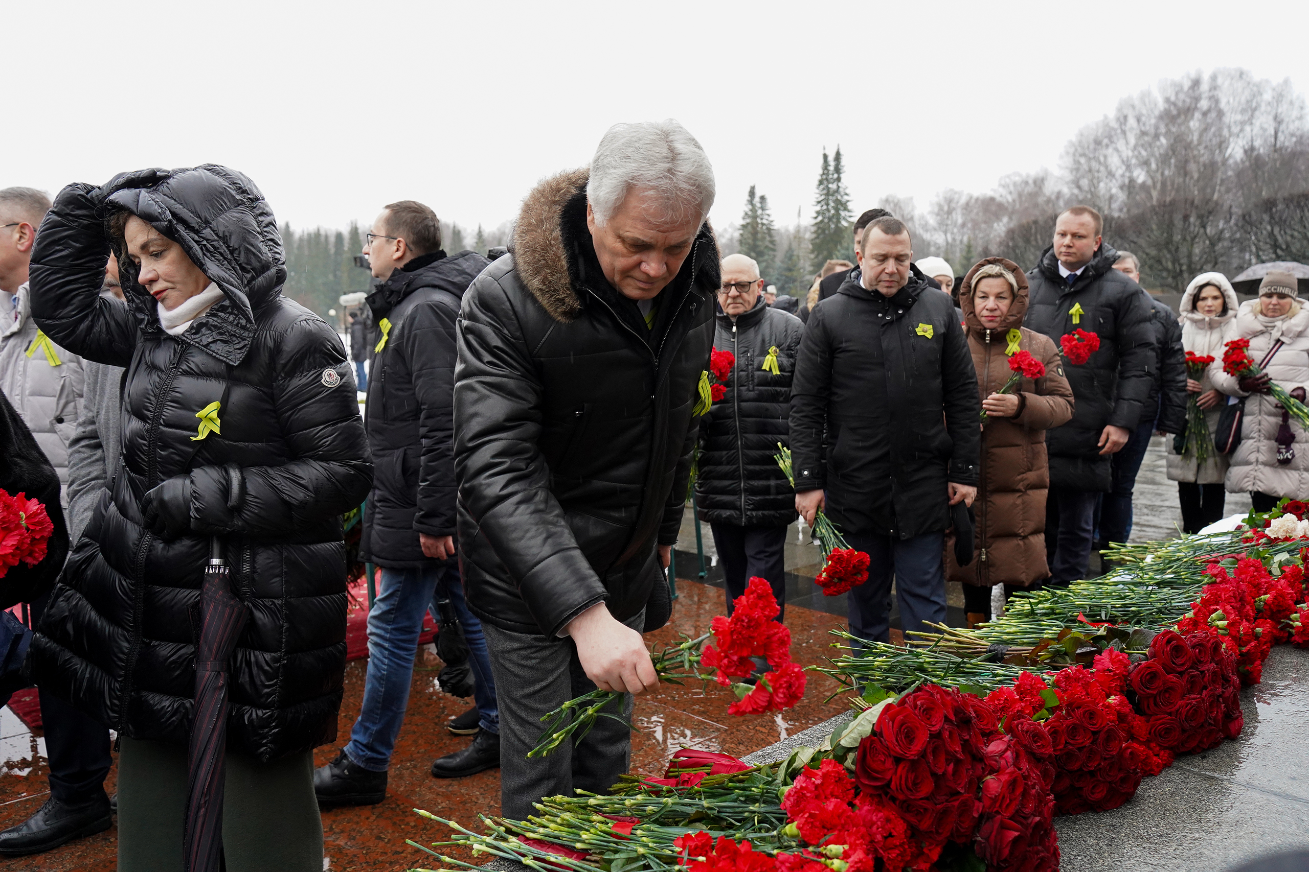 На Пискаревском кладбище почтили память жертв блокады Ленинграда