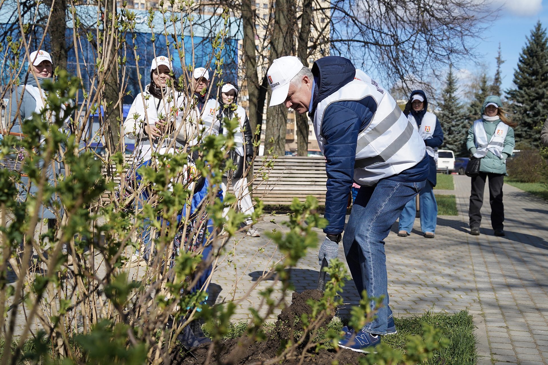 В муниципальных округах Гражданка и Прометей прошёл «Добрый субботник»