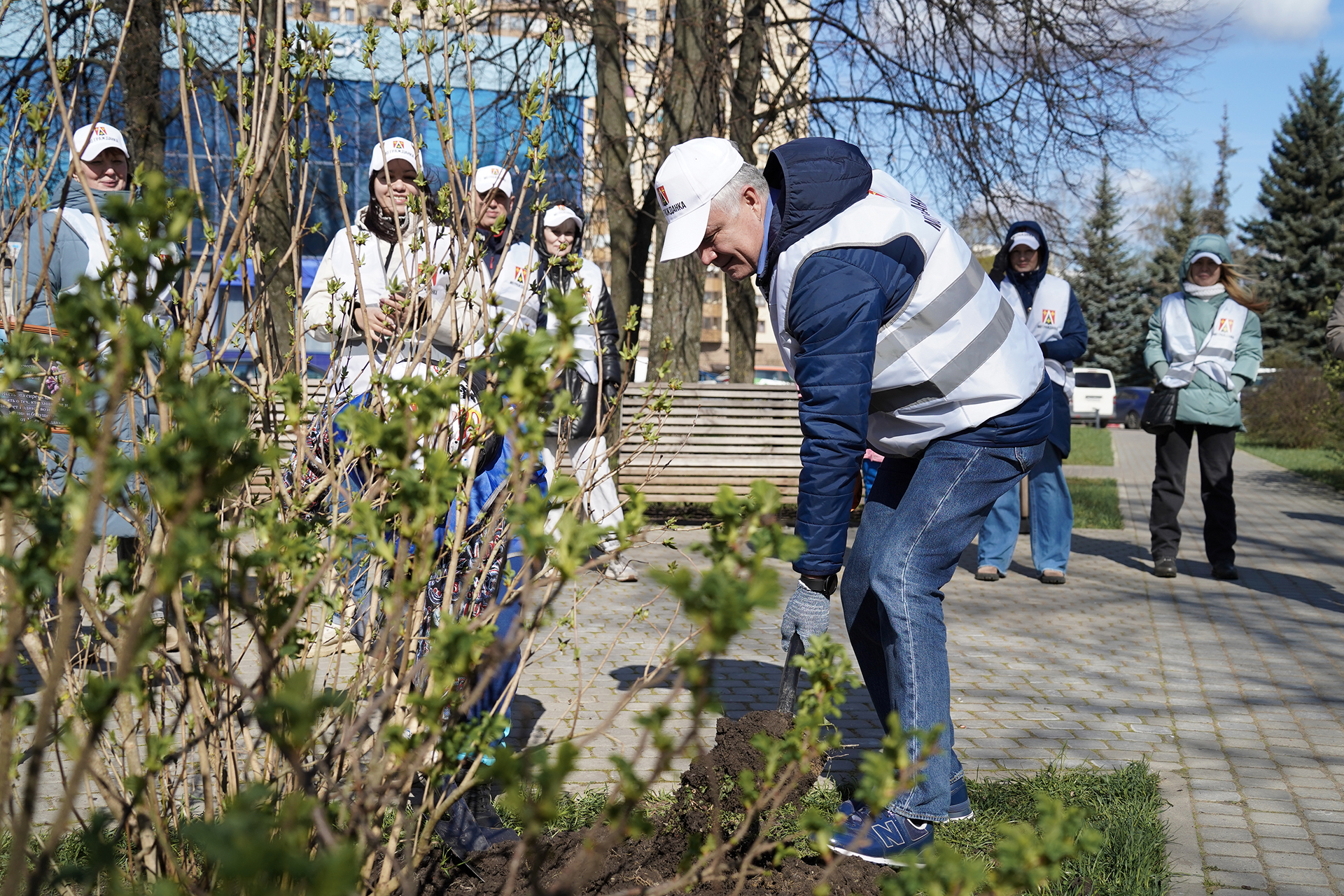 В муниципальных округах Гражданка и Прометей прошёл «Добрый субботник»