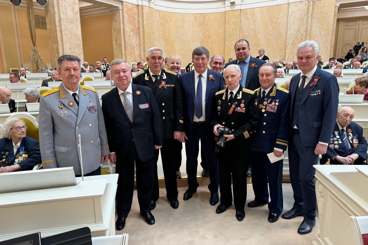 "Никто не забыт, ничто не забыто": В Санкт-Петербурге почтили память героев Великой Отечественной войны.