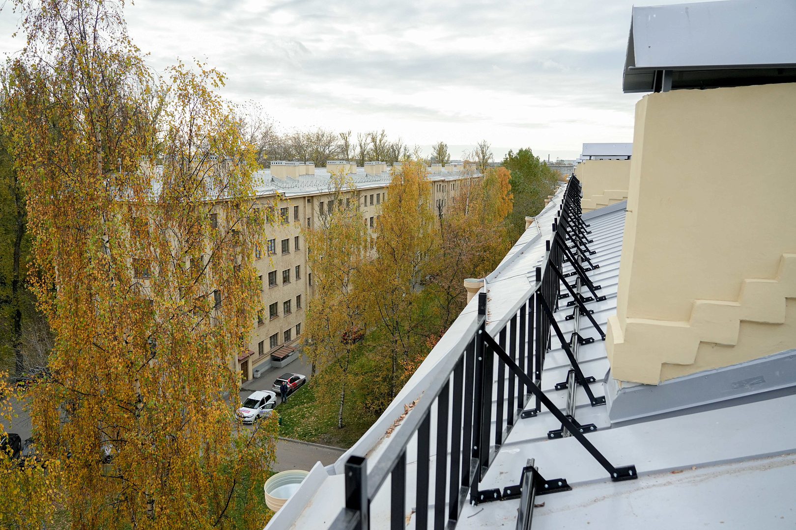 Депутаты Законодательного Собрания Санкт-Петербурга проинспектировали ход капитального ремонта в Калининском районе