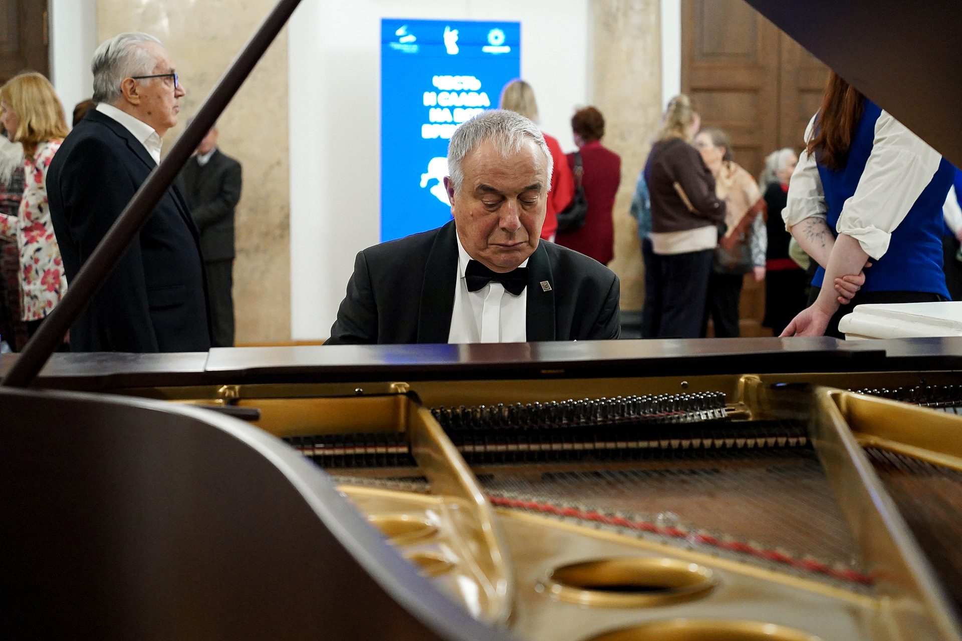 В Концертном зале «У Финляндского» с почестями отметили День Героев Отечества