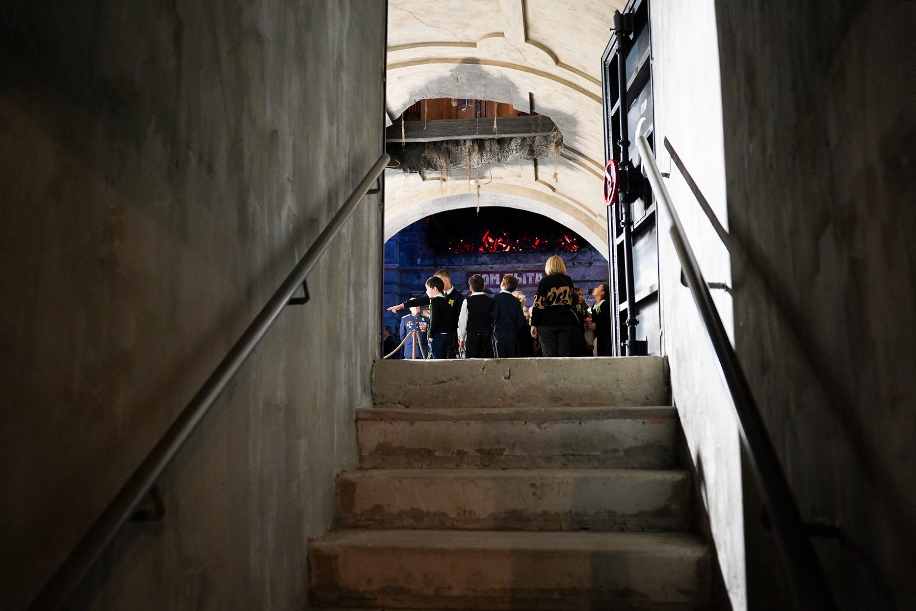 Урок живой истории: ученики Новогореловской школы посетили уникальную экспозицию «Ленрезерв»