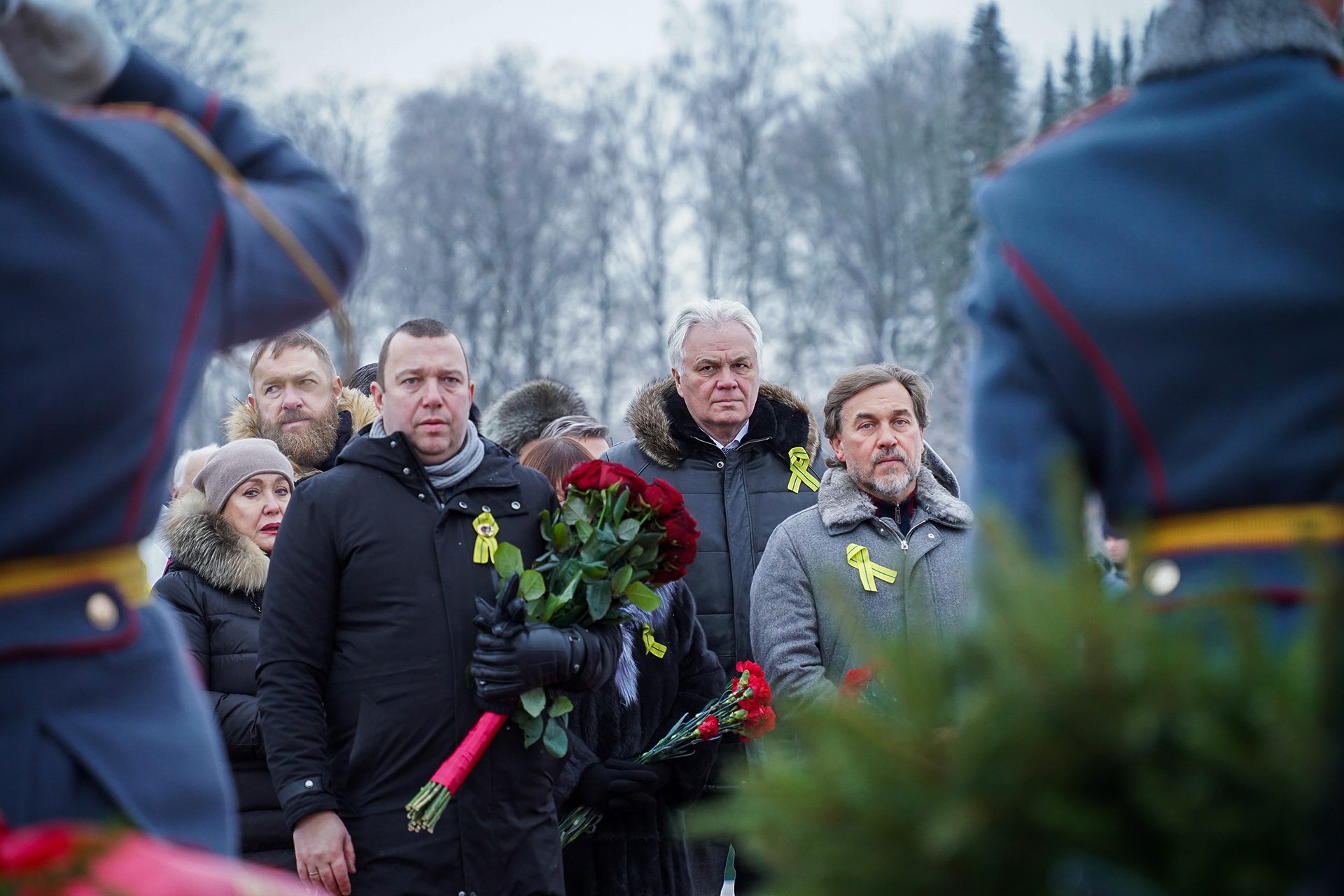 На Пискарёвском мемориальном кладбище почтили память защитников и жителей блокадного Ленинграда На Пискарёвском мемориальном кладбище почтили память защитников и жителей блокадного Ленинграда