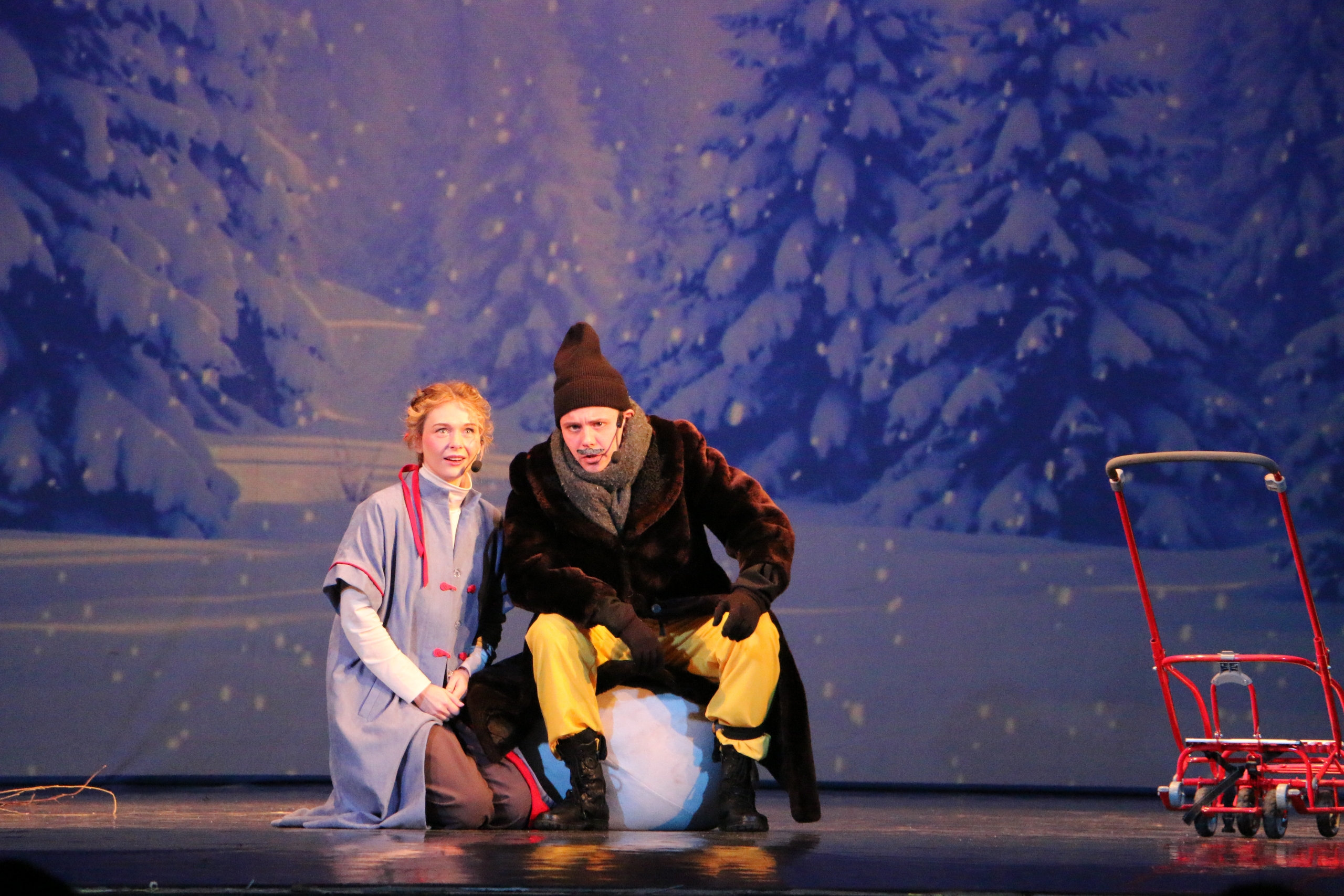 Рождественская сказка для жителей округа Прометей: в ДК им. Ленсовета прошли праздничные представления