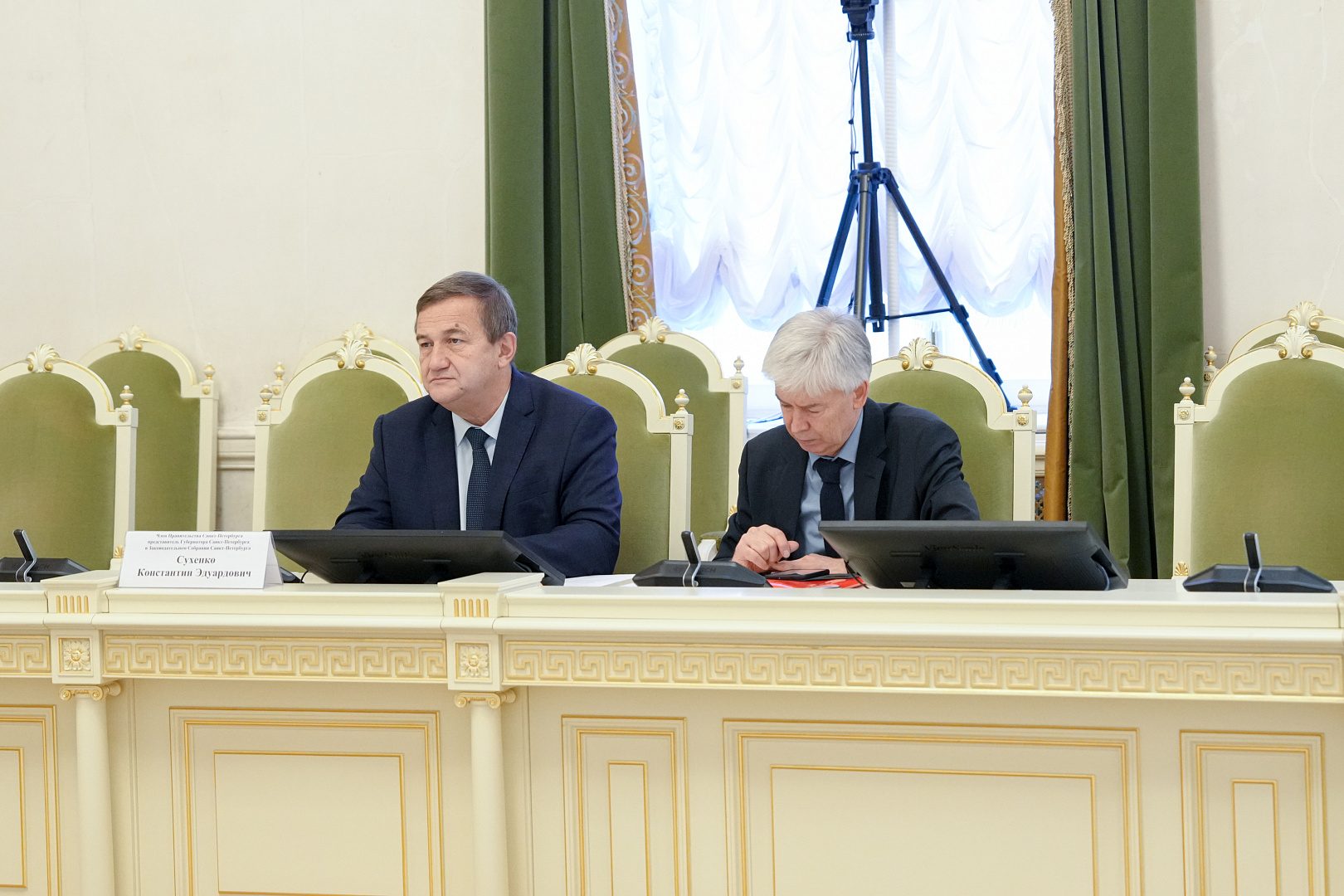 Комитет по законодательству поддержал инициативу о помощи НКО в поиске захоронений жертв геноцида советского народа