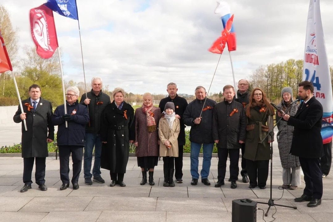 «Автопробег Победы»: почтение памяти героев перед «Диктантом Победы»