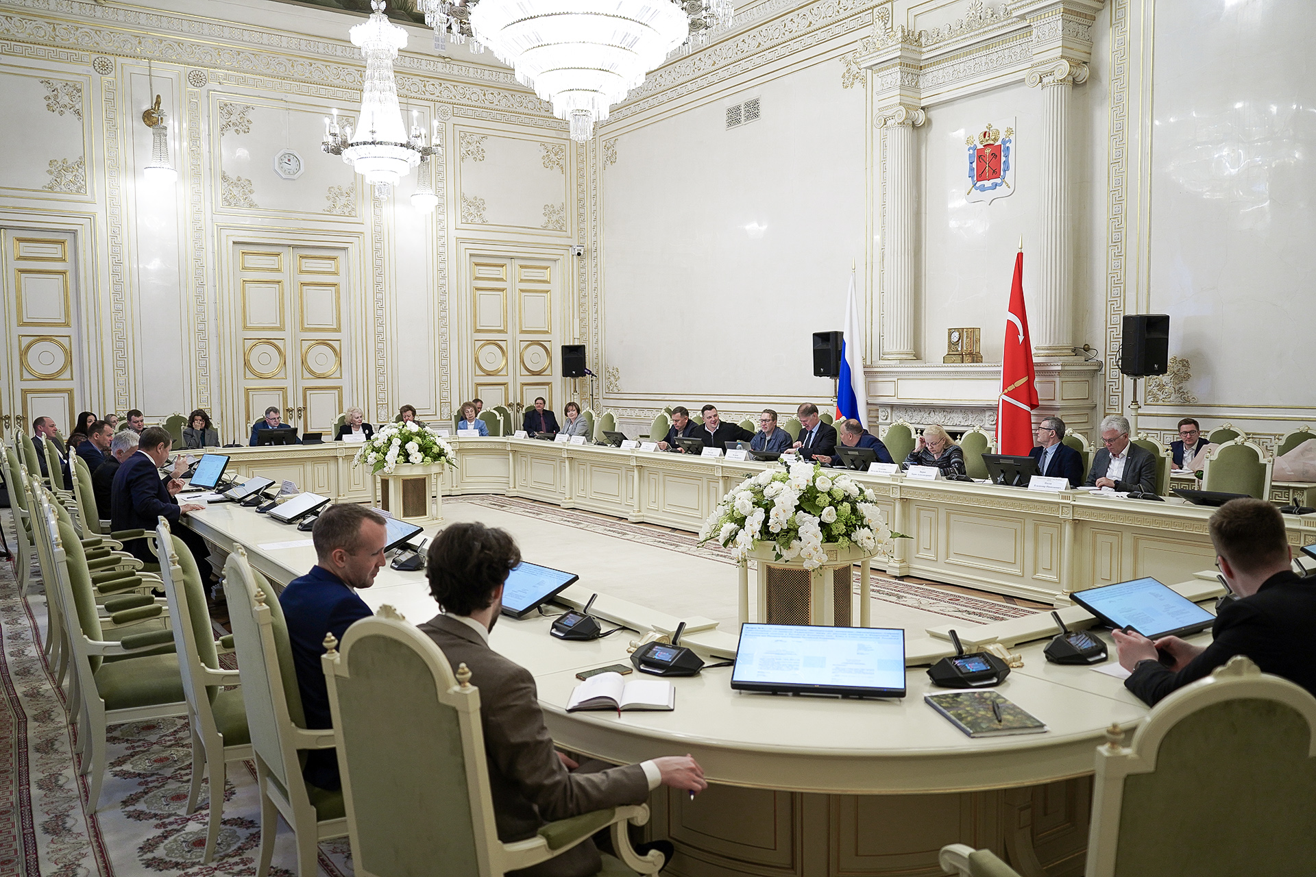 Депутаты предлагают предоставить право использовать средства маткапитала на оплату услуг частных врачей