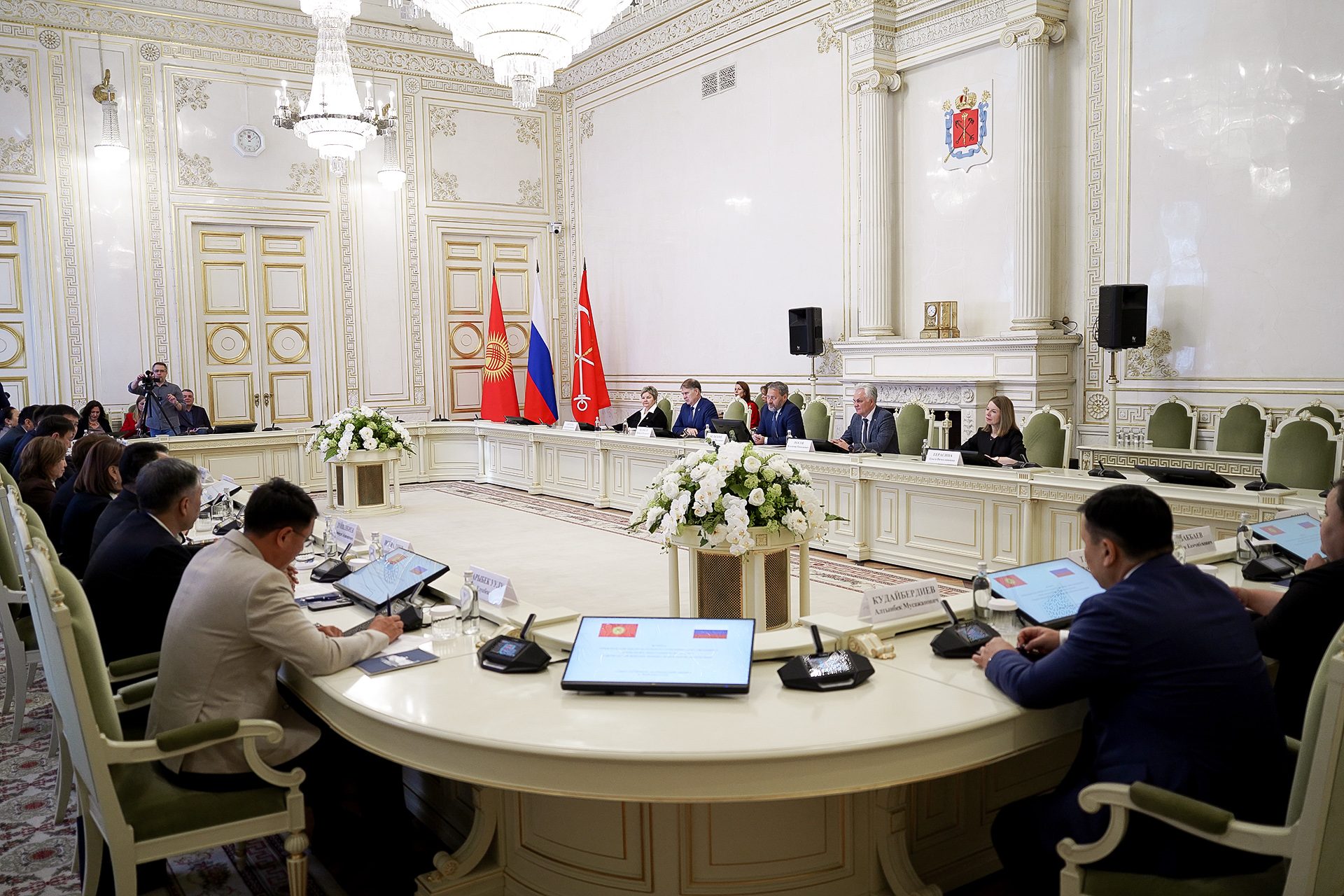 Встреча Председателя Законодательного Собрания Санкт‑Петербурга с делегацией Жогорку Кенеша Киргизской Республики Встреча Председателя Законодательного Собрания Санкт‑Петербурга с делегацией Жогорку Кенеша Киргизской Республики