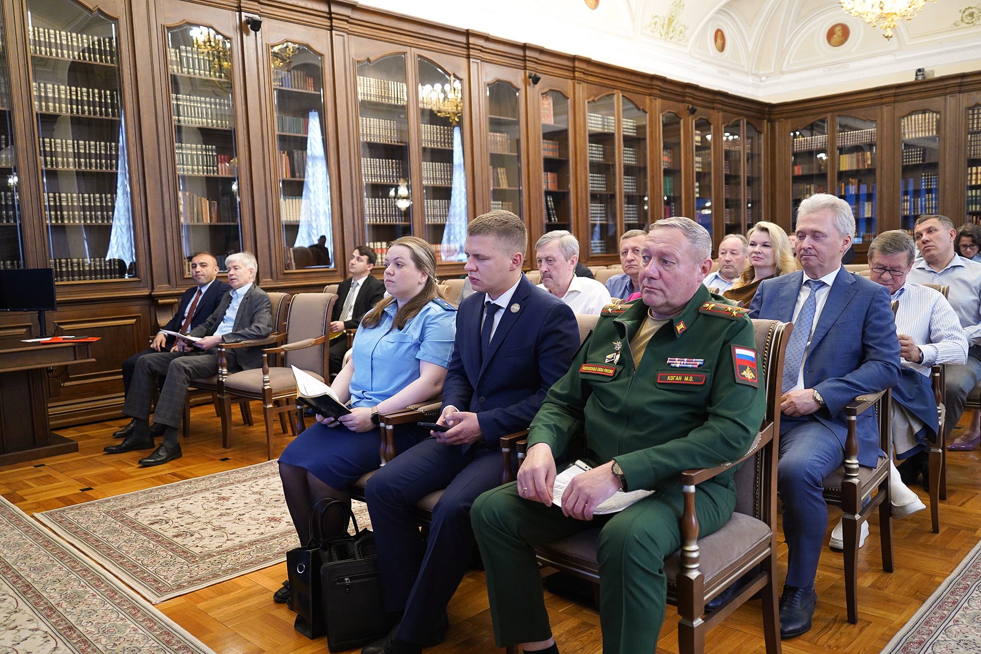 Ветеранам СВО в Петербурге помогут открыть своё дело: до 350 000 рублей по социальному контракту