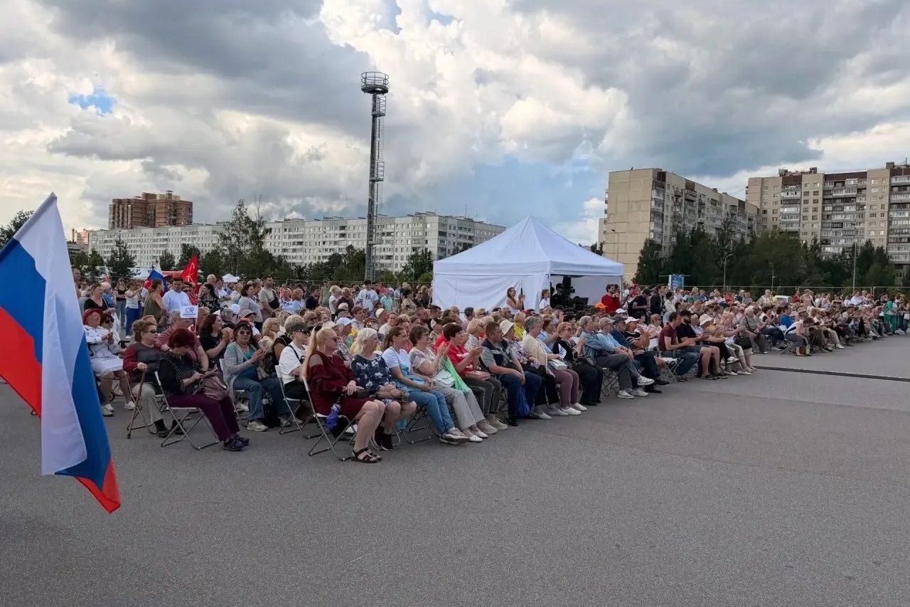 Масштабные торжества в Муринском парке: Калининский район отметил 90-летний юбилей