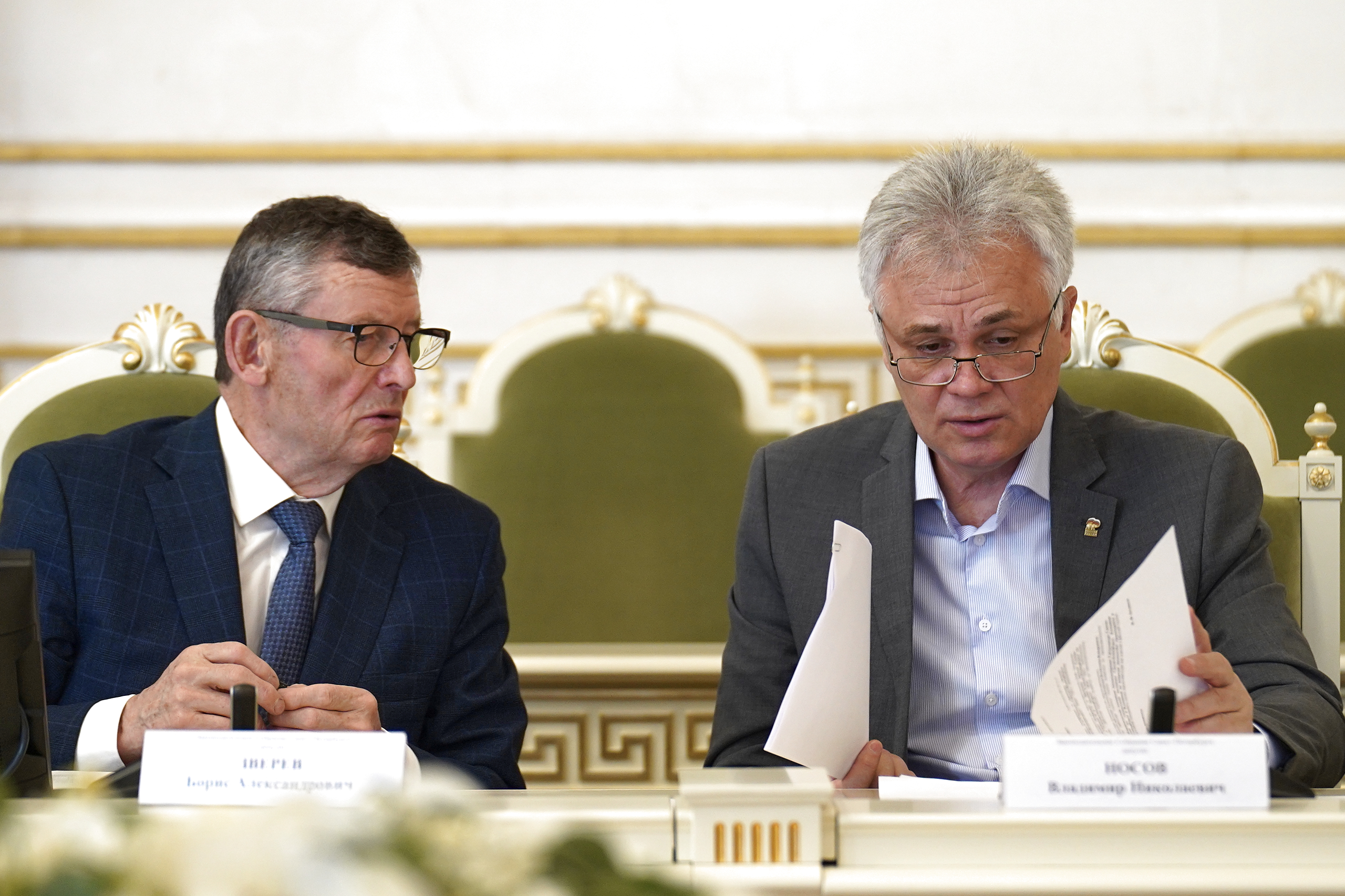 Комитет по законодательству одобрил инициативу о предоставлении беженцам с Донбасса права на бесплатную юридическую помощь