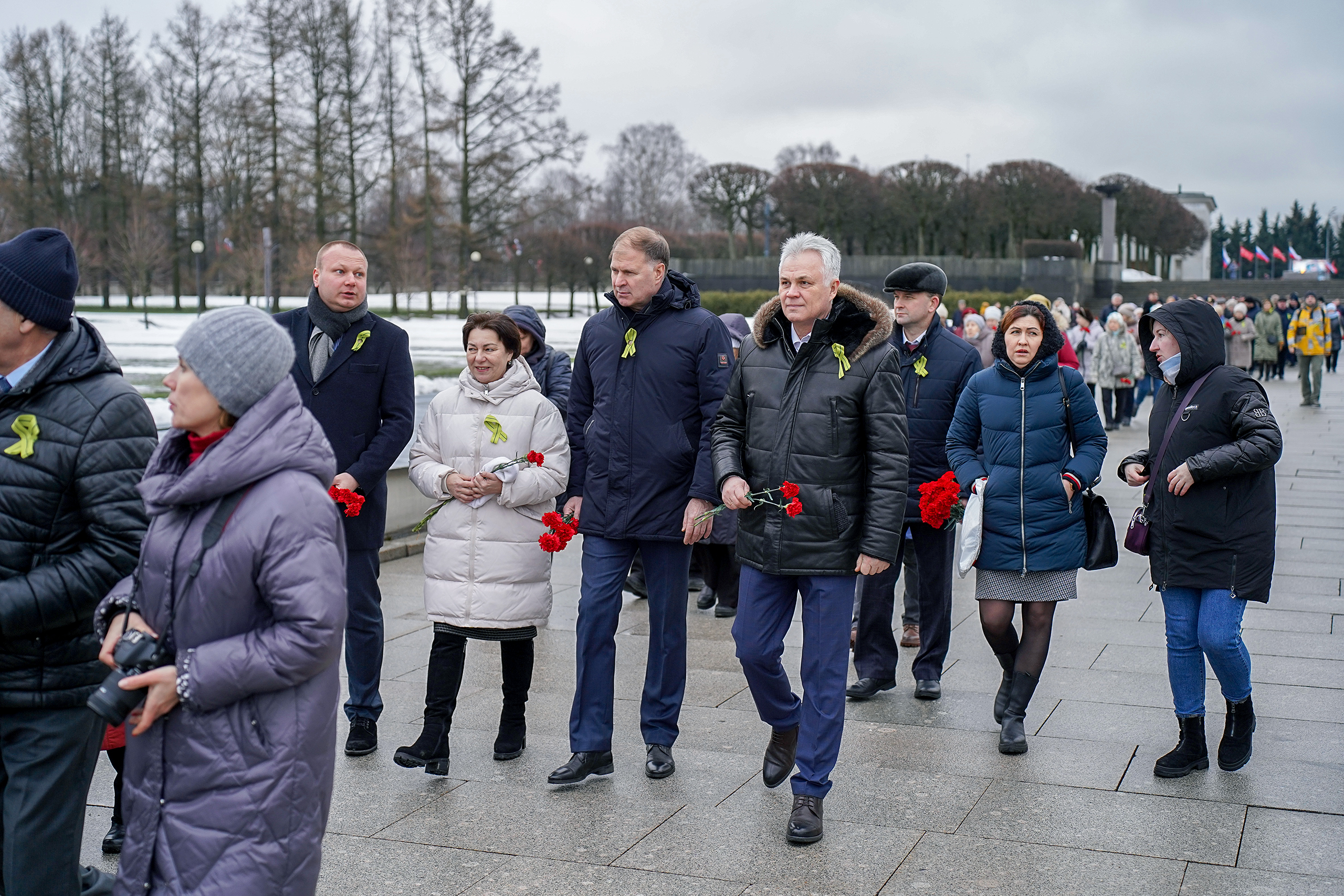 На Пискаревском мемориальном кладбище прошла акция «Мы помним» в честь 80-ой годовщины прорыва блокады Ленинграда