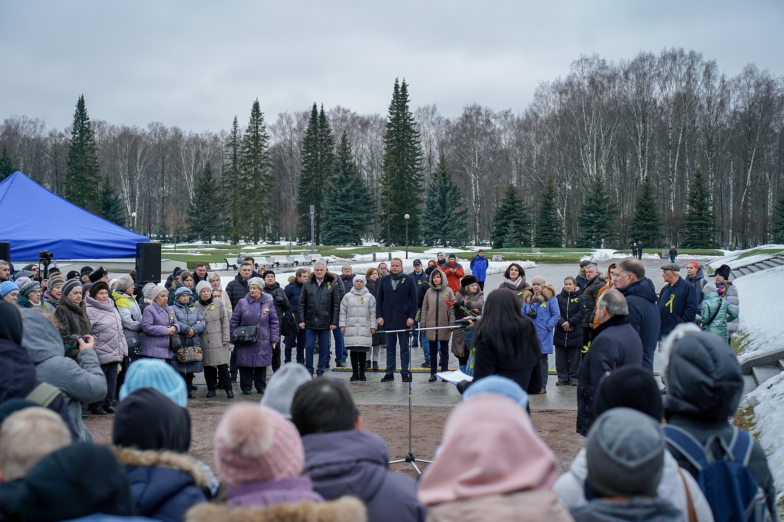 На Пискаревском мемориальном кладбище прошла акция «Мы помним» в честь 80-ой годовщины прорыва блокады Ленинграда