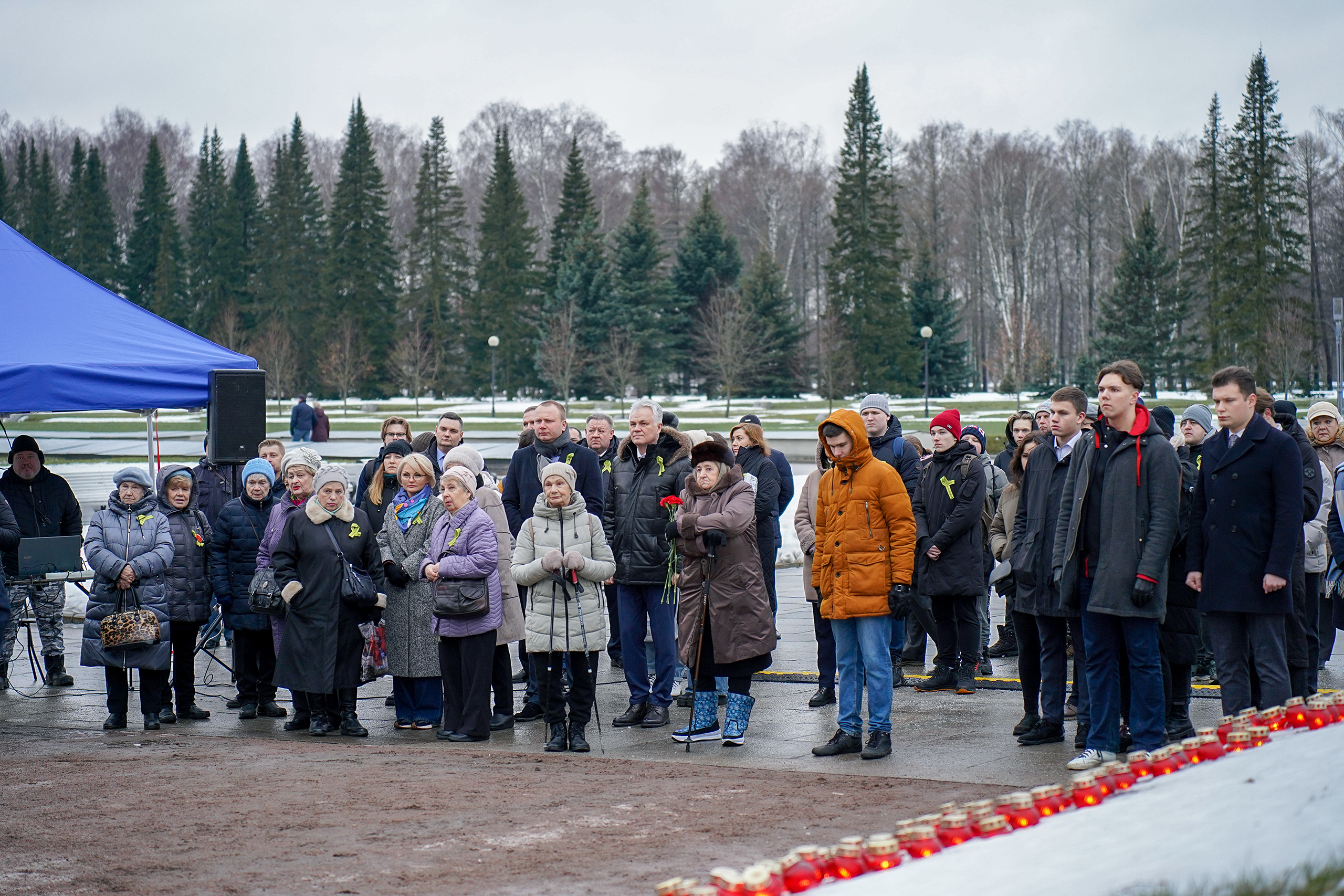 На Пискаревском мемориальном кладбище прошла акция «Мы помним» в честь 80-ой годовщины прорыва блокады Ленинграда