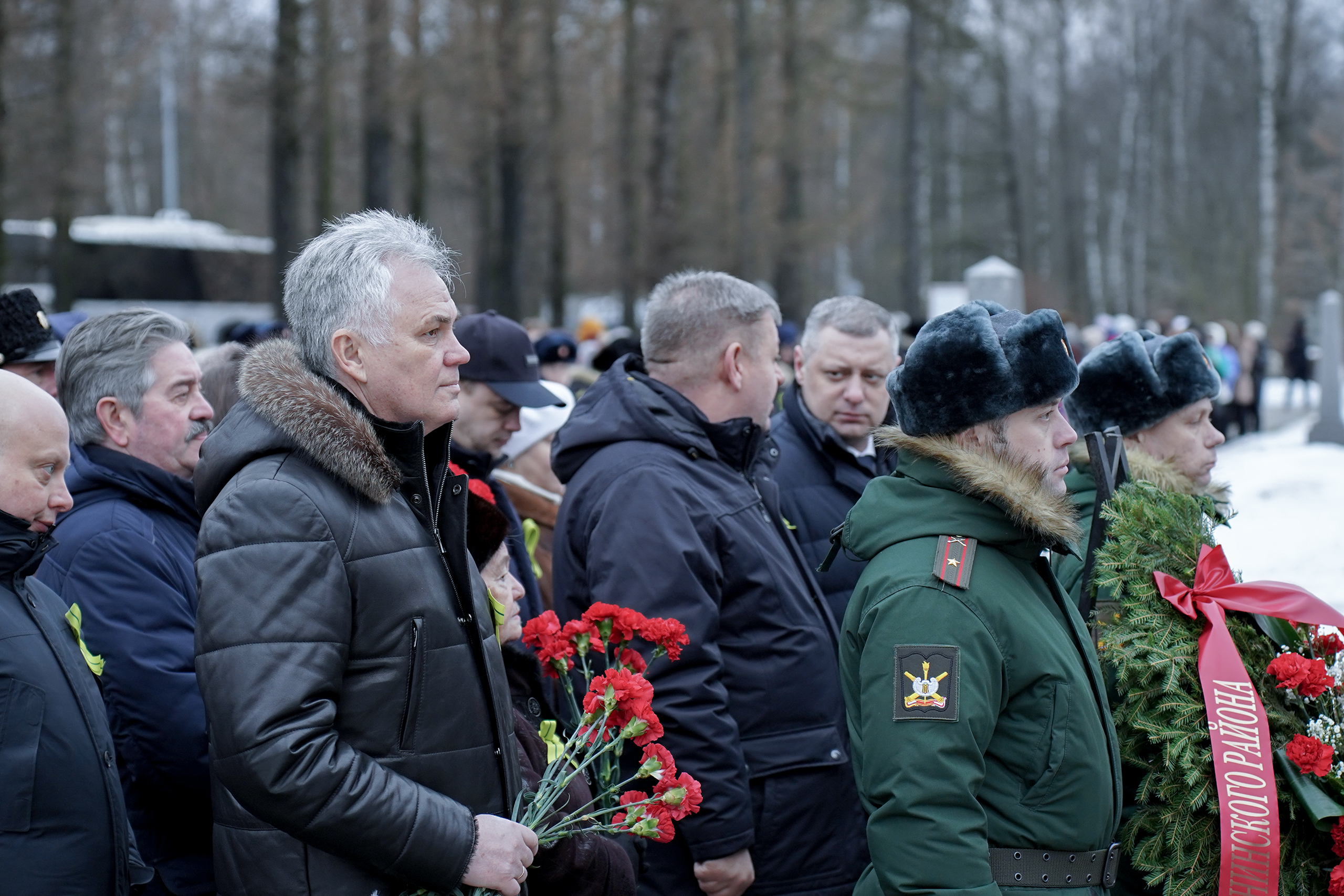 Торжественно-траурная церемония возложения венков и цветов к братским захоронениям на Богословском кладбище