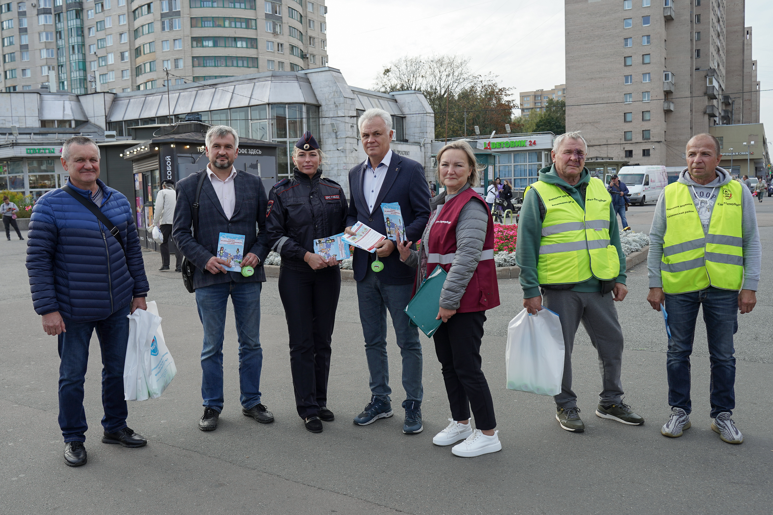 В МО 21 проведена уличная акция «Безопасные Дороги»