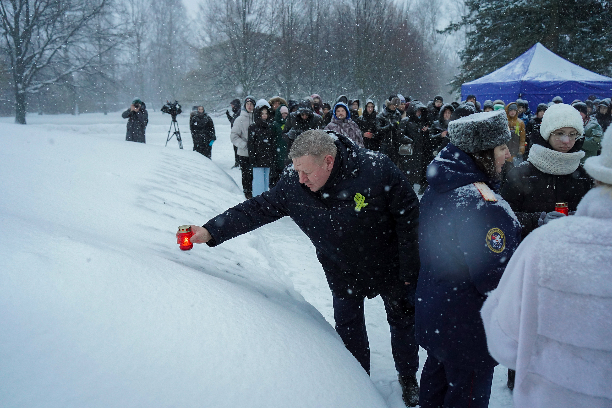 На Пискаревском мемориальном кладбище прошла акция «Мы помним» в честь 81-ой годовщины прорыва блокады Ленинграда