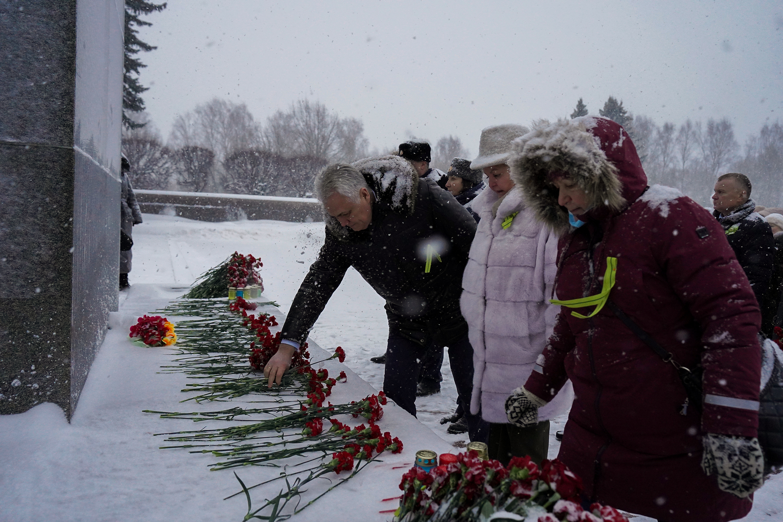 На Пискаревском мемориальном кладбище прошла акция «Мы помним» в честь 81-ой годовщины прорыва блокады Ленинграда