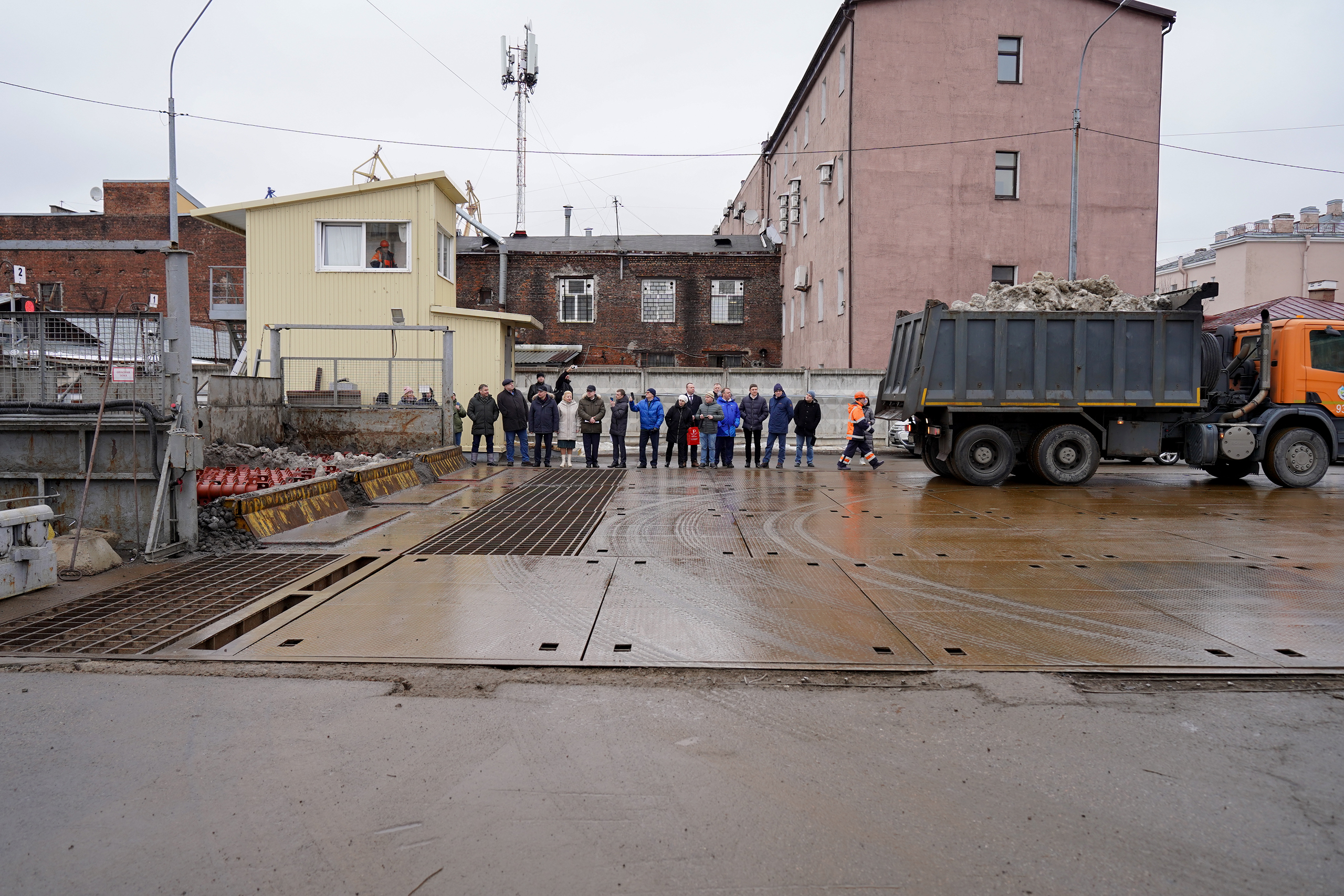 Депутаты ознакомились с организацией приема, складирования и утилизации снежных масс в Санкт-Петербурге