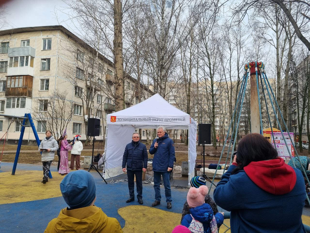 В МО Прометей прошел уличный праздник «День Двора»