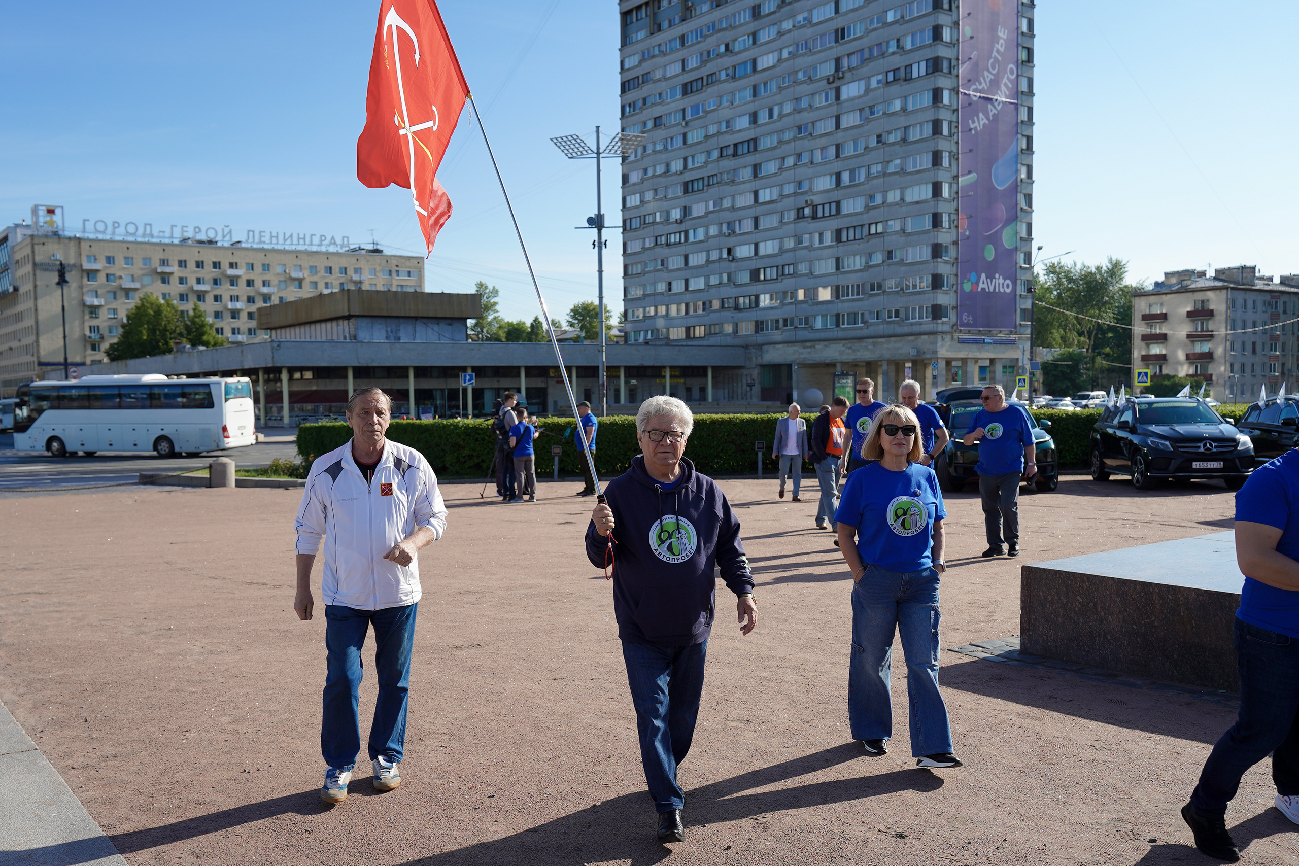 В Петербурге стартовал автопробег в поддержку героев Великой Отечественной войны и участников спецоперации