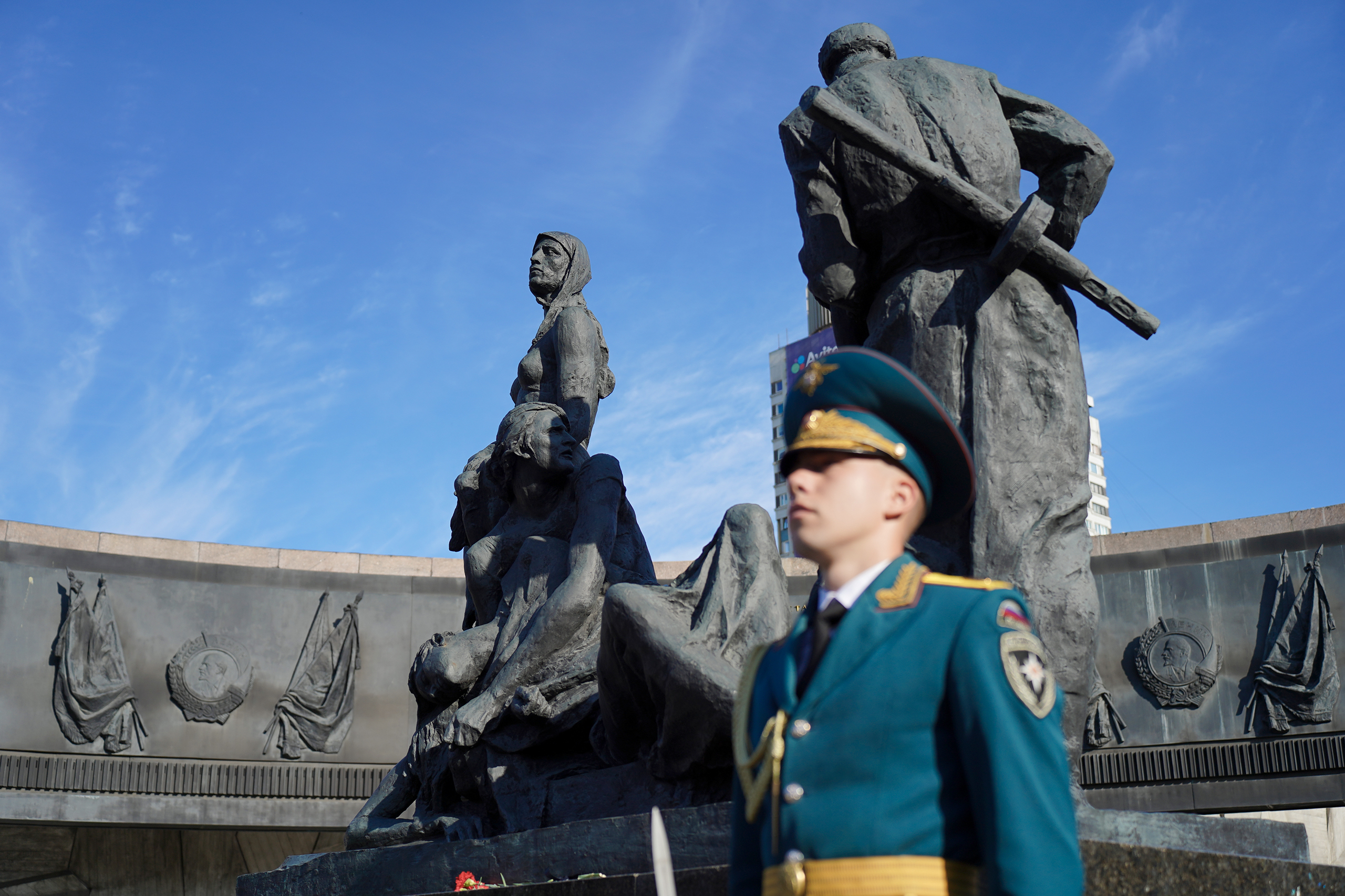 В Петербурге стартовал автопробег в поддержку героев Великой Отечественной войны и участников спецоперации