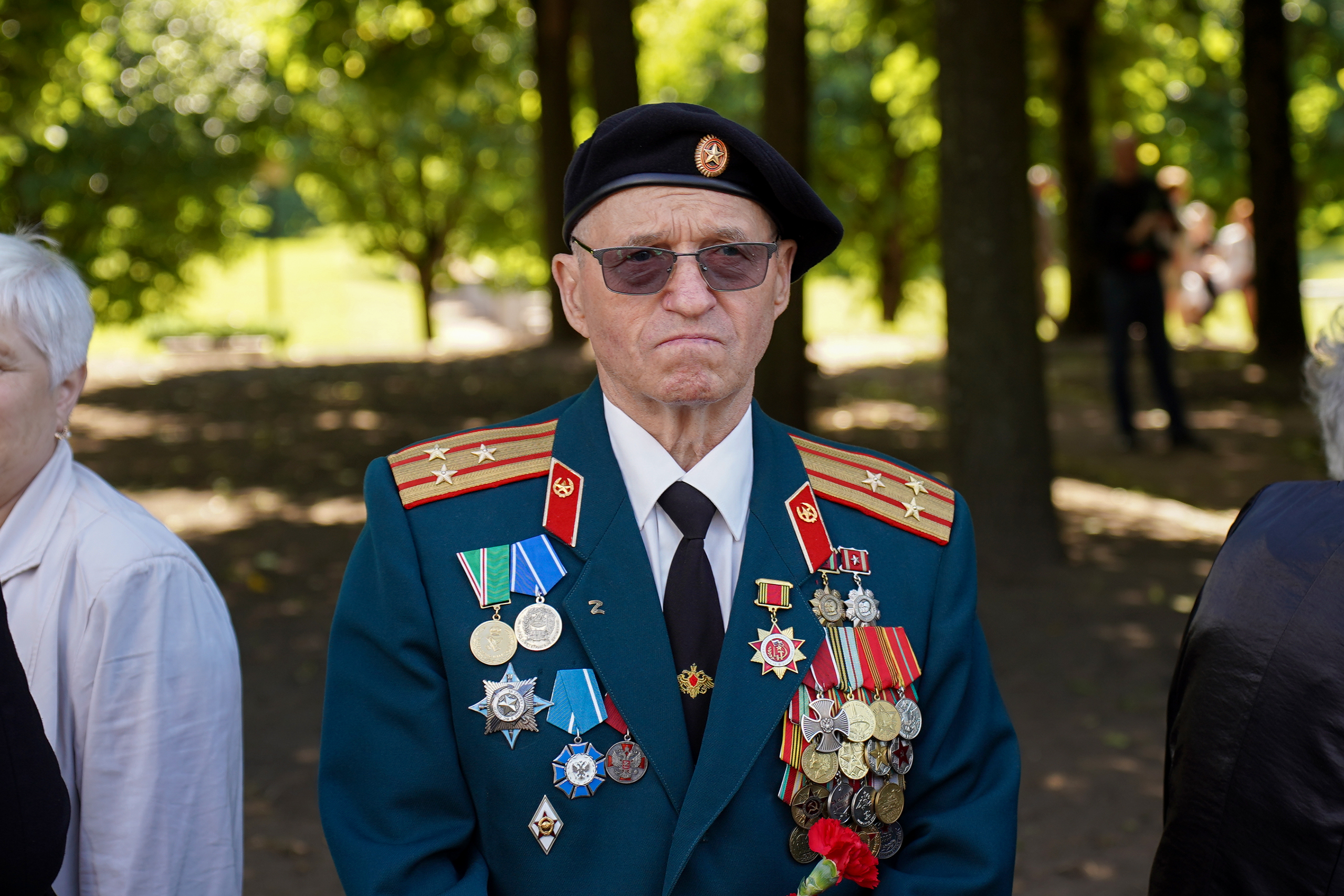 Память о подвиге: на Пискаревском кладбище почтили память павших в День памяти и скорби