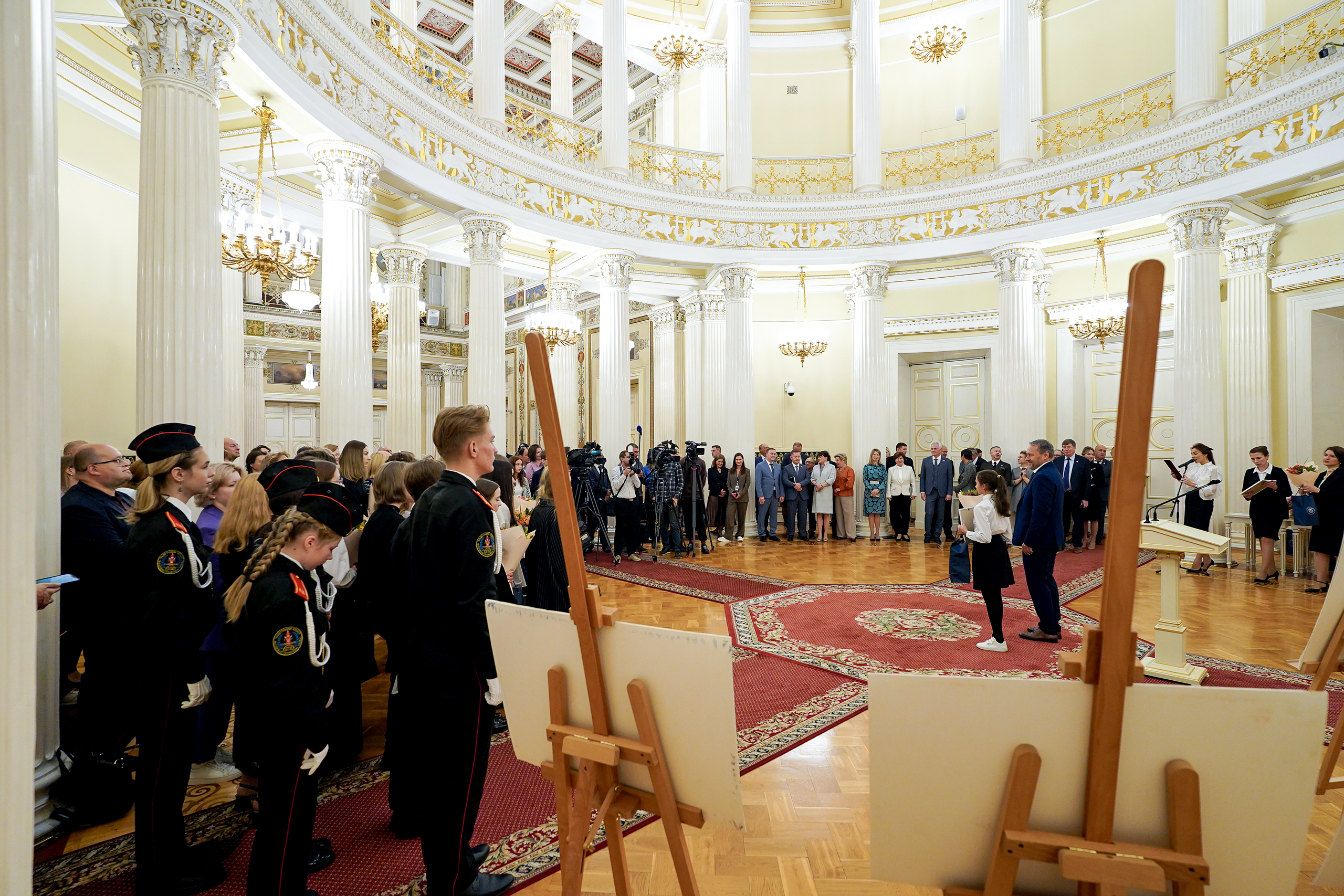 В Мариинском дворце открылась выставка детских рисунков, посвящённая 30-летию Законодательного Собрания Санкт-Петербурга