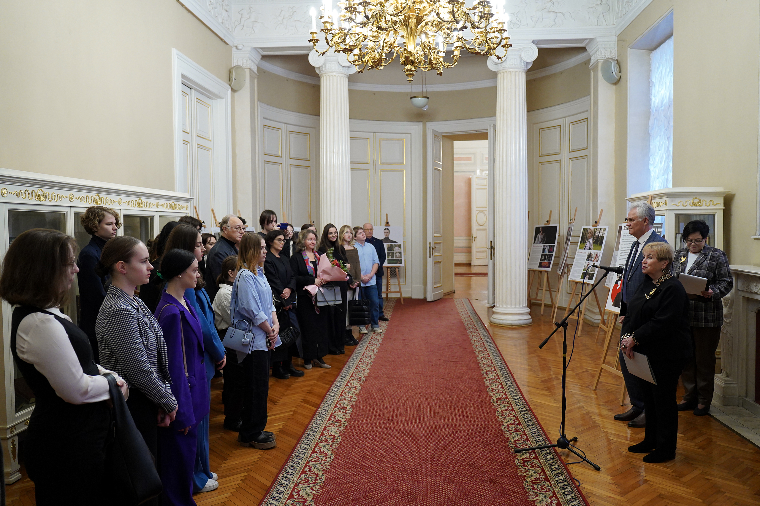 В Мариинском дворце представили лучшие дипломные работы выпускников-дизайнеров