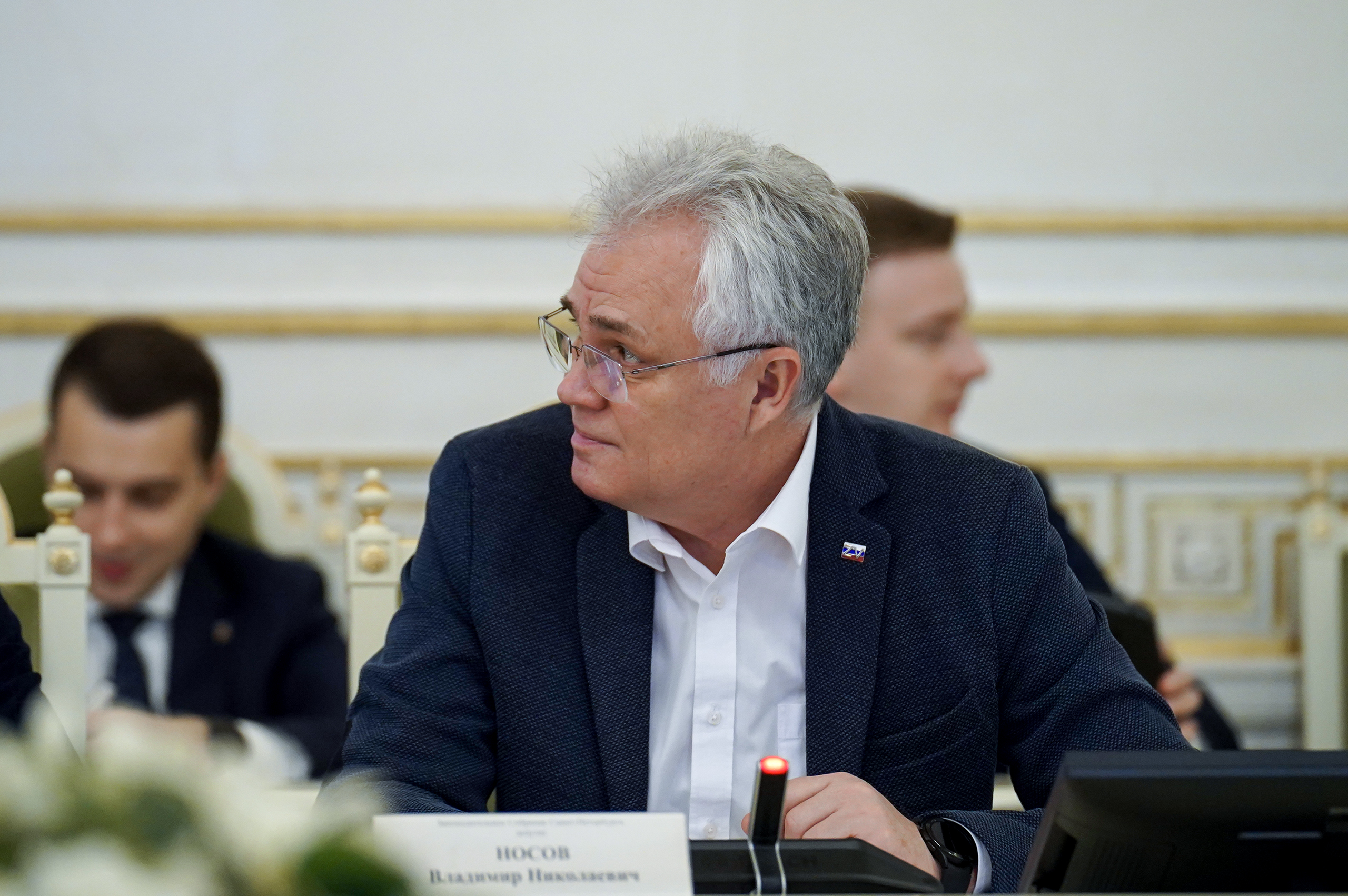 Депутаты предлагают расширить полномочия городского правительства по экспертизе школьных учебных пособий