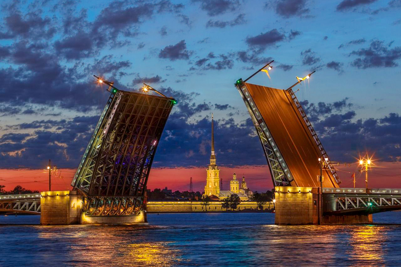 Внимание, Петербург! Начался сезон разводки мостов!