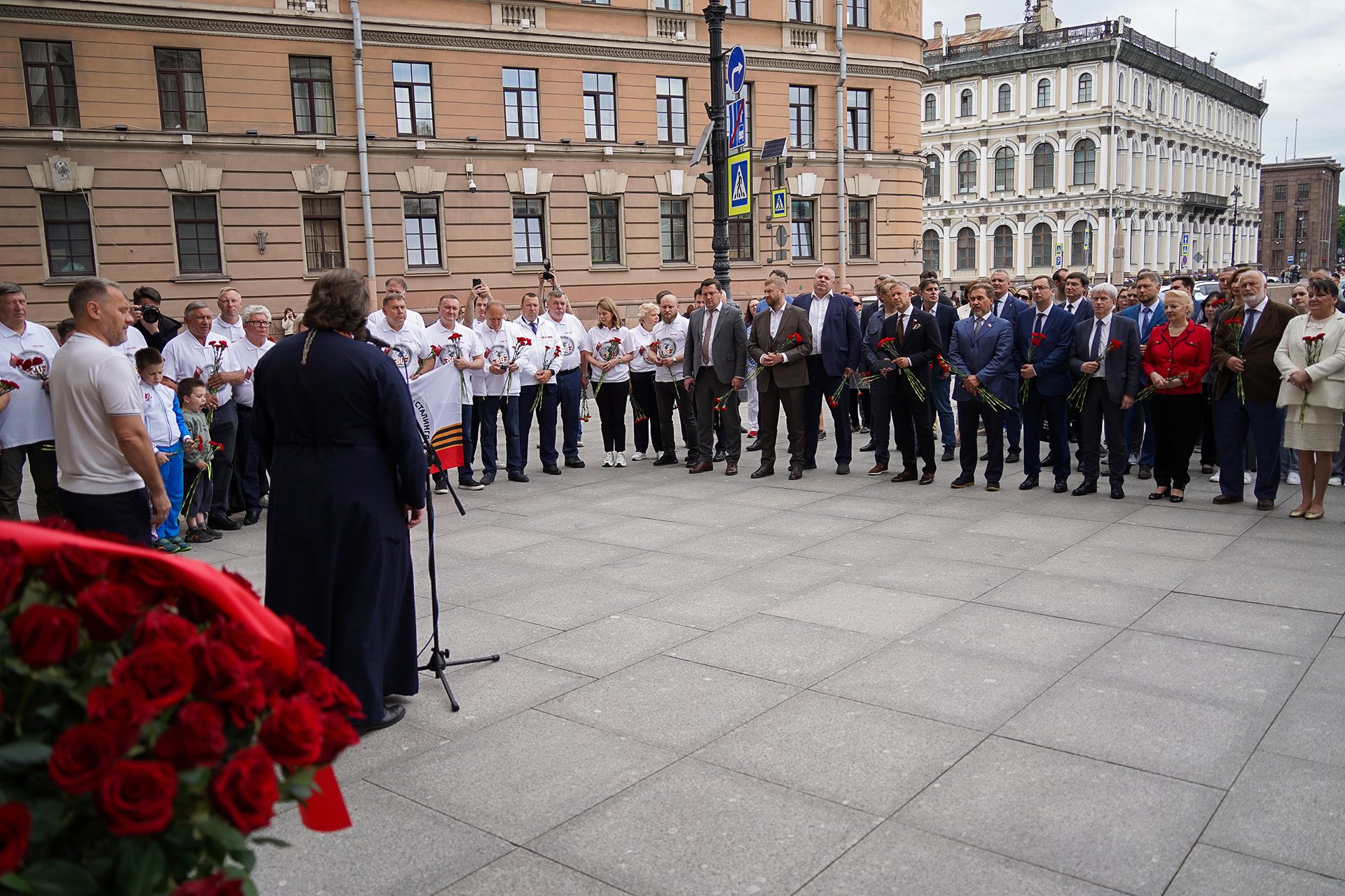 Председатель Законодательного Собрания Санкт-Петербурга Александр Бельский 18 июня 2025 года дал старт автопробегу «Дорогами Победы», посвящённому 80-летию Победы в Великой Отечественной войне