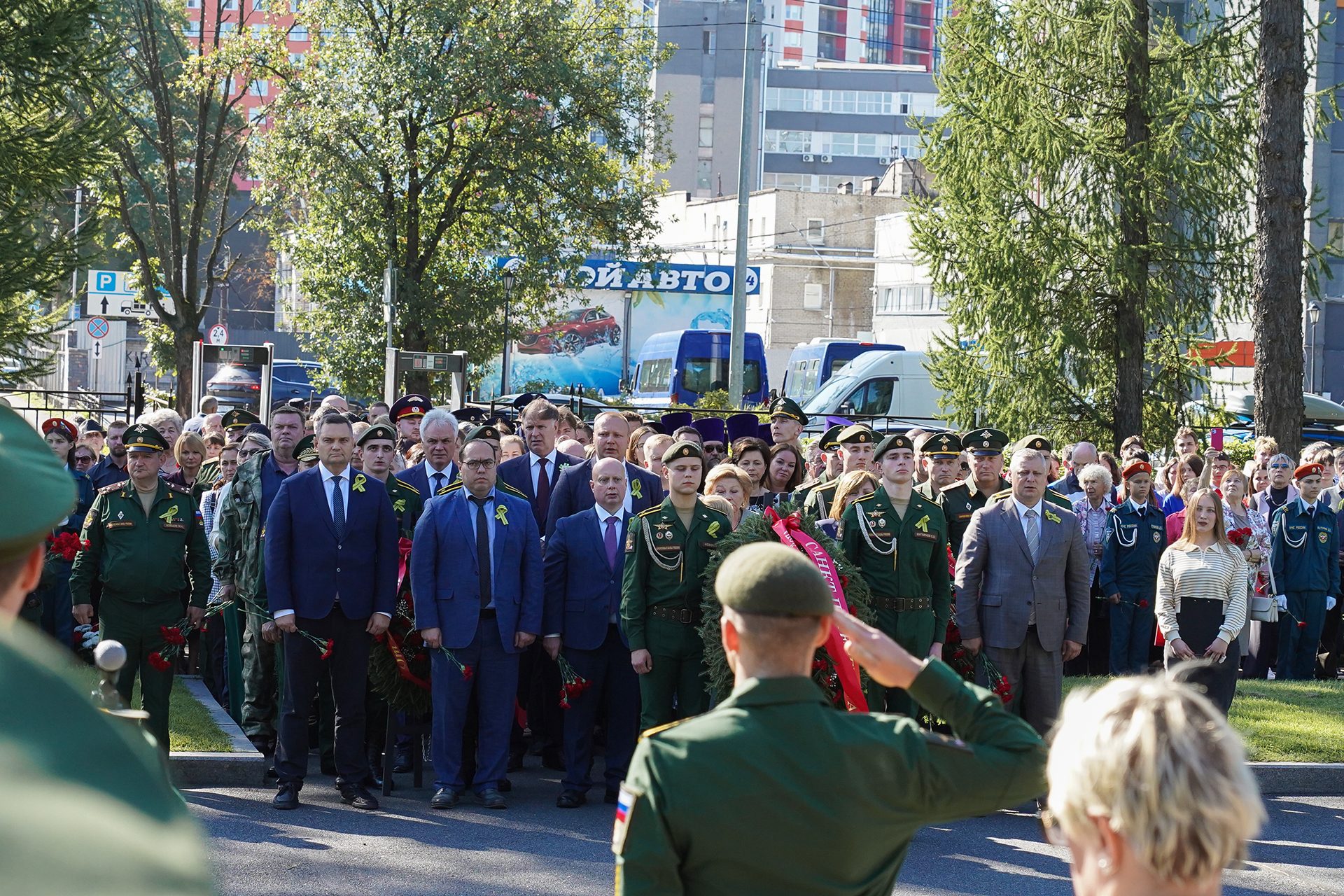 На Богословском кладбище почтили память жертв блокады Ленинграда