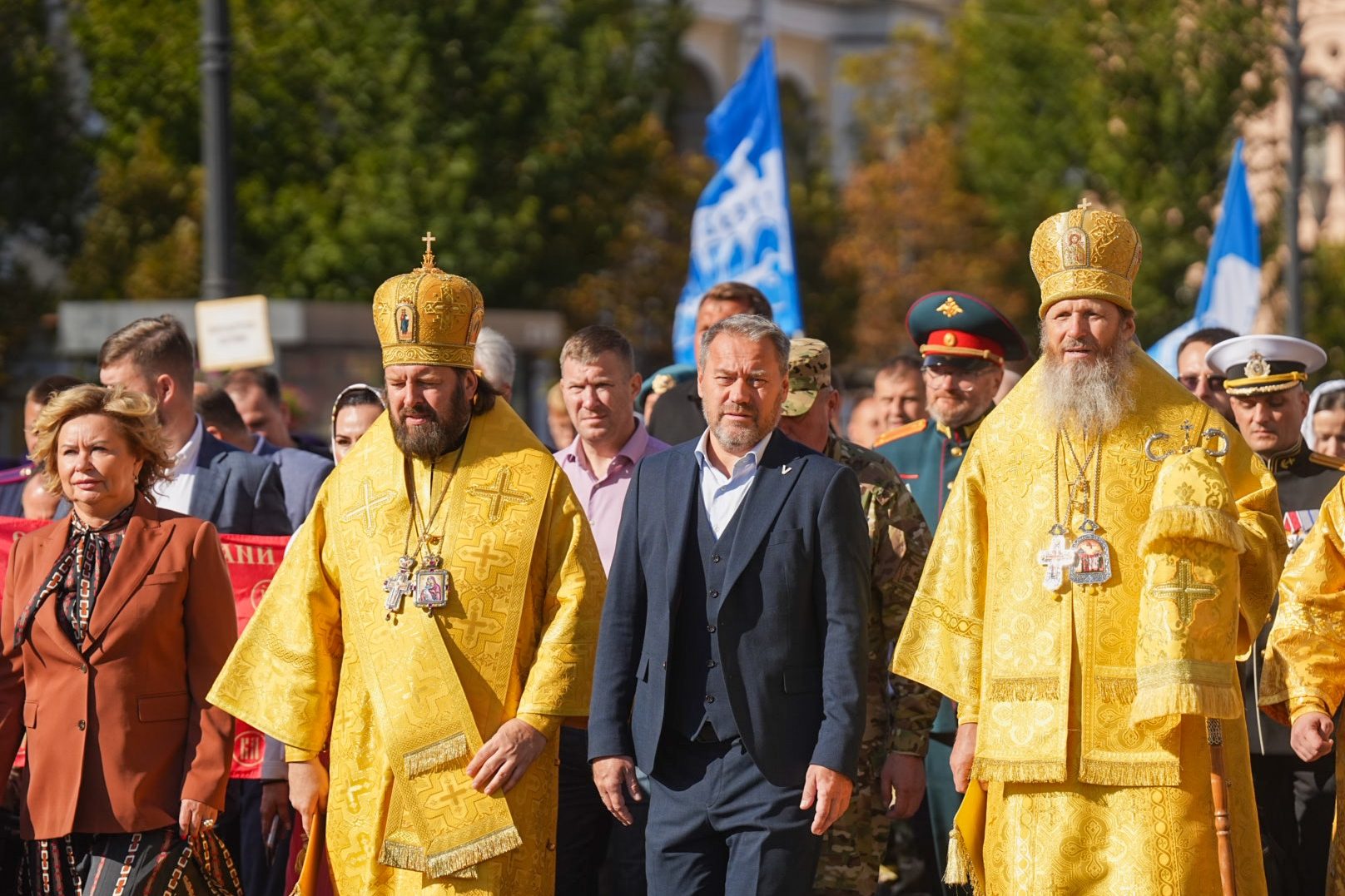 Санкт-Петербург отметил День перенесения мощей святого князя Александра Невского грандиозным крестным ходом по Невскому проспекту!