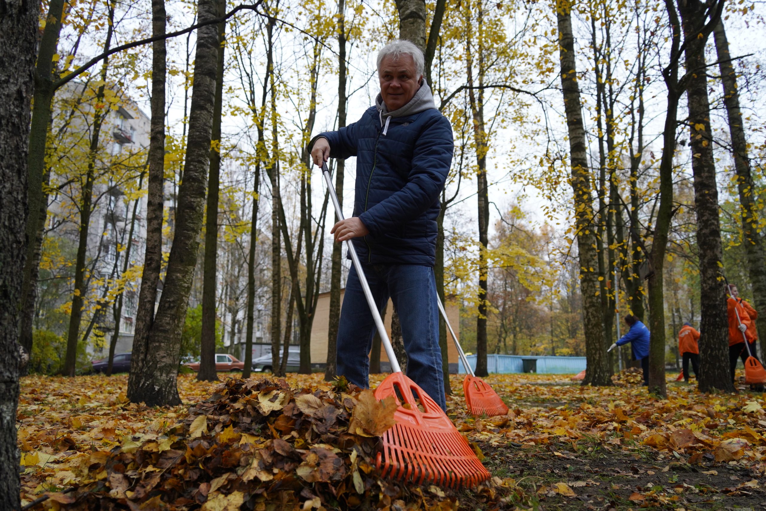 "Добрый субботник" в Муниципальном Округе №21: Вместе делаем город чище!