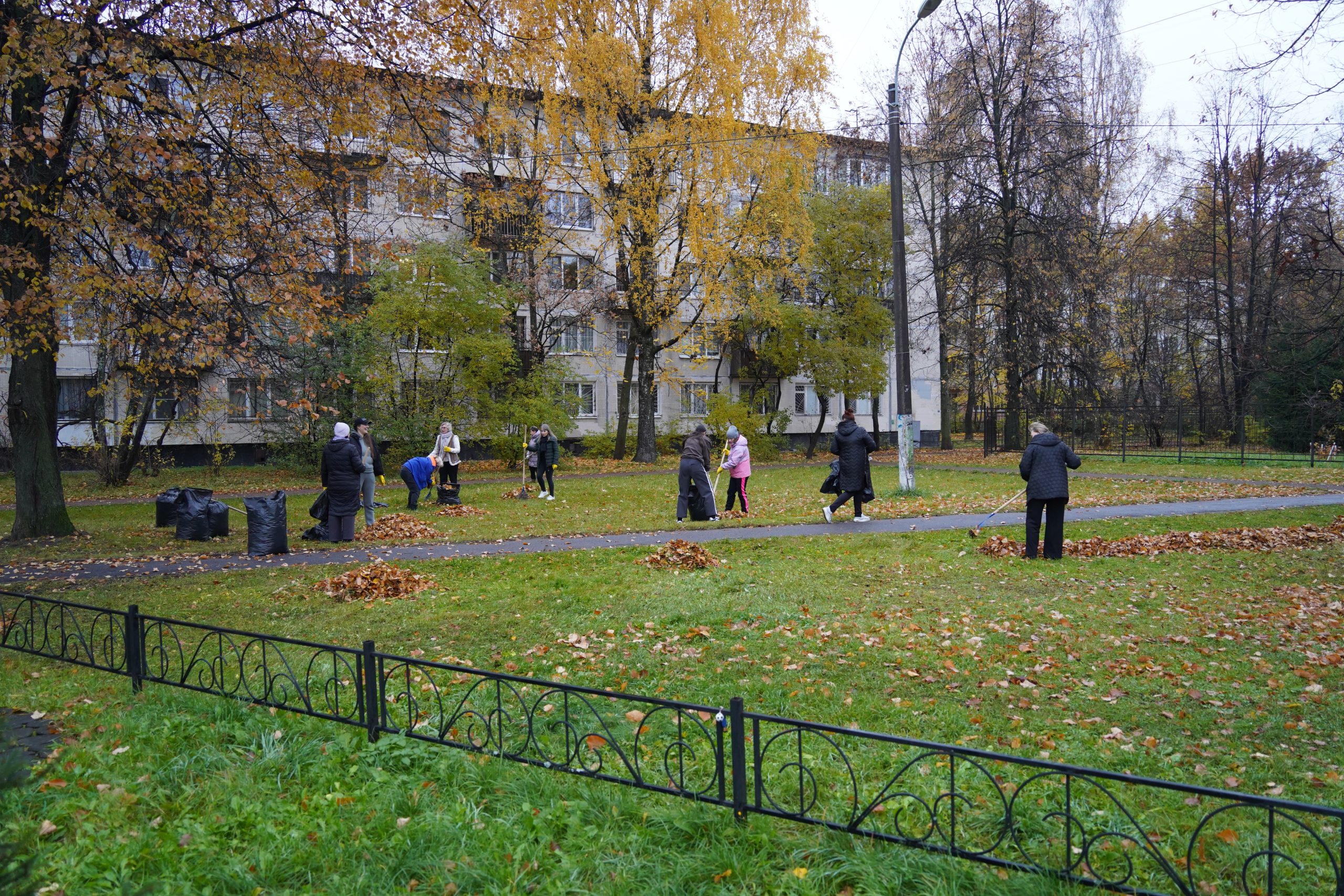 "Добрый субботник" в "Прометее": Чистота, красота и отличное настроение!
