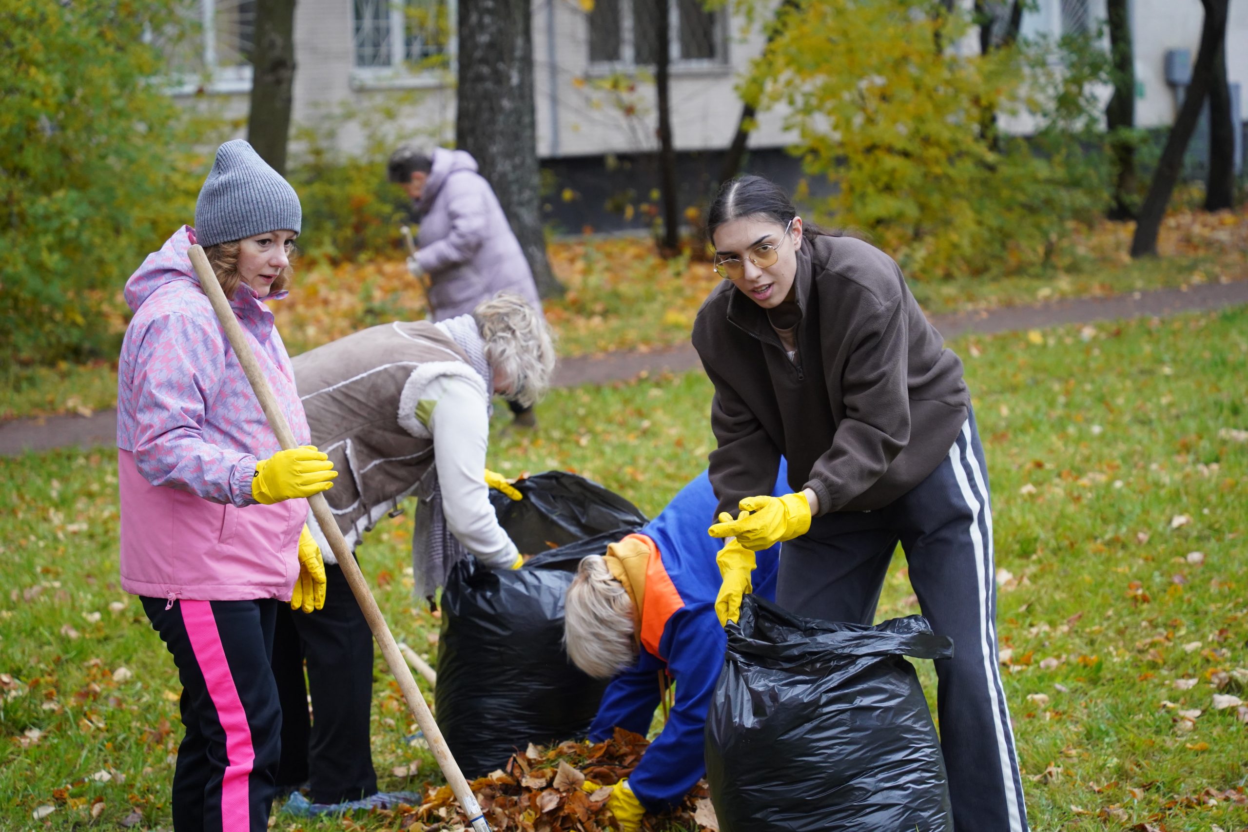 "Добрый субботник" в "Прометее": Чистота, красота и отличное настроение!
