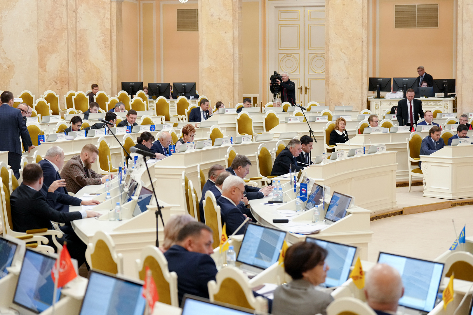 17 декабря 2025 года состоялось очередное заседание Законодательного Собрания Санкт-Петербурга