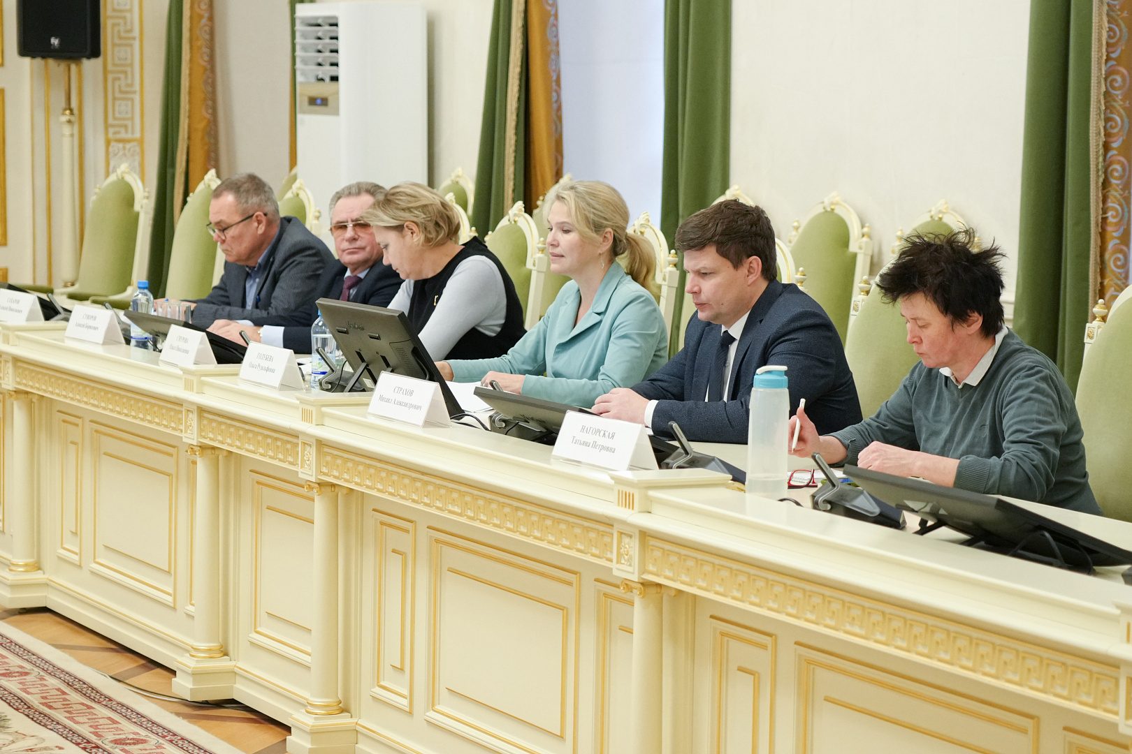 В Законодательном Собрании Петербурга рассмотрен проект поправок в закон о зеленых насаждениях для повышения эффективности благоустройства В Законодательном Собрании Петербурга рассмотрен проект поправок в закон о зеленых насаждениях для повышения эффективности благоустройства