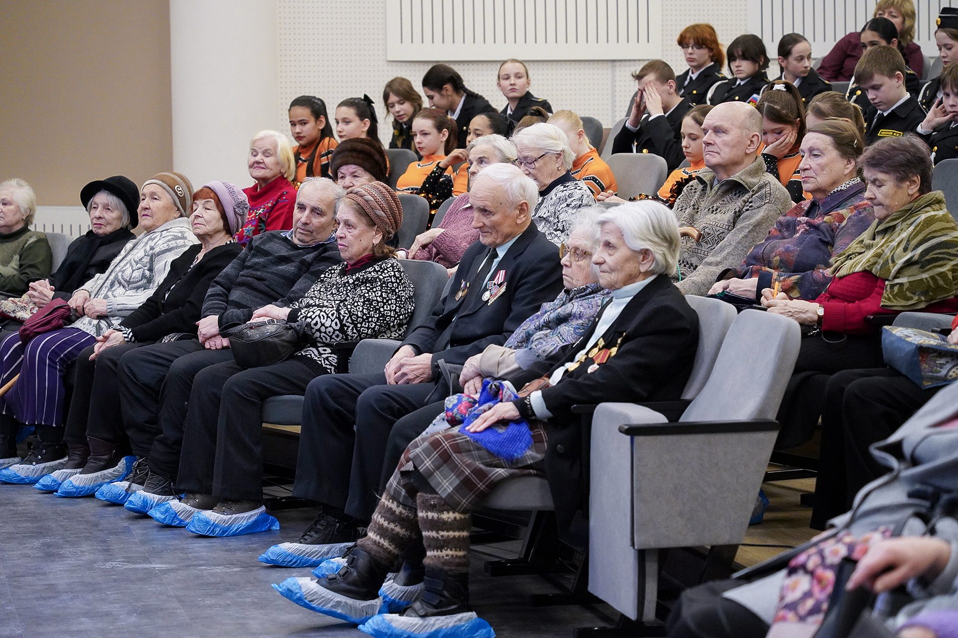 В муниципальном округе Прометей прошел концерт, посвященный Дню полного освобождения Ленинграда и Дню Великой Победы