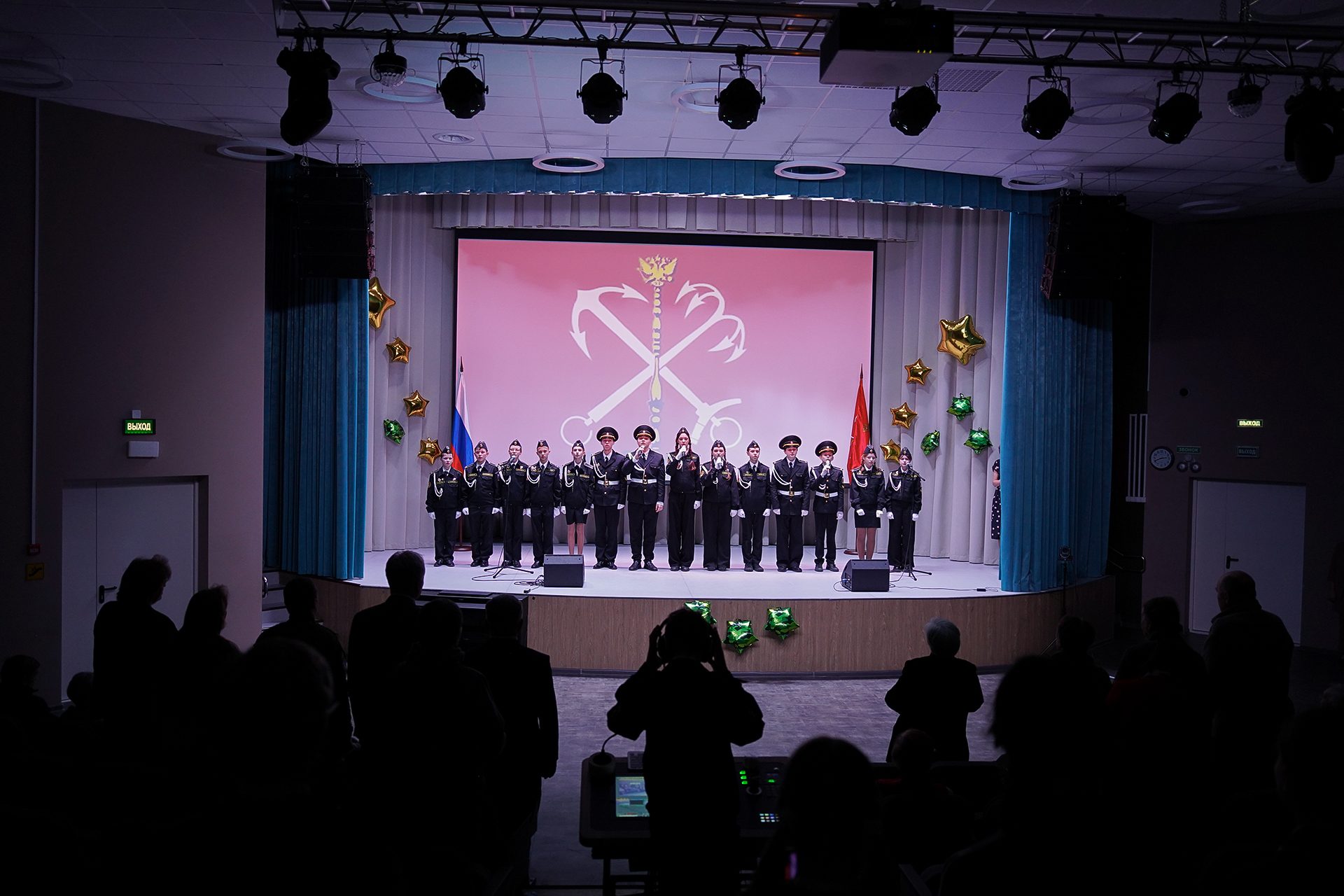 В муниципальном округе Прометей прошел концерт, посвященный Дню полного освобождения Ленинграда и Дню Великой Победы