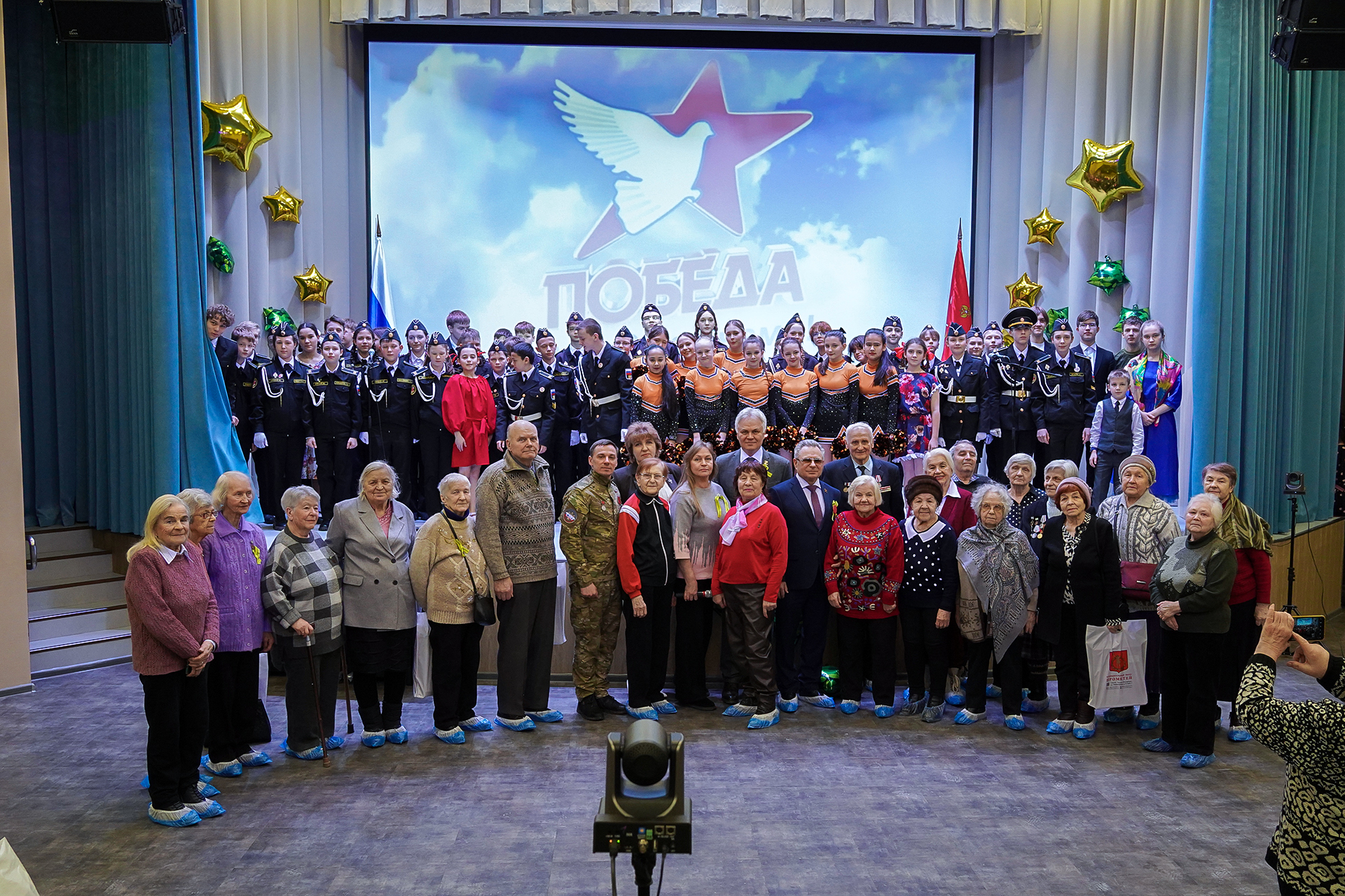 В муниципальном округе Прометей прошел концерт, посвященный Дню полного освобождения Ленинграда и Дню Великой Победы