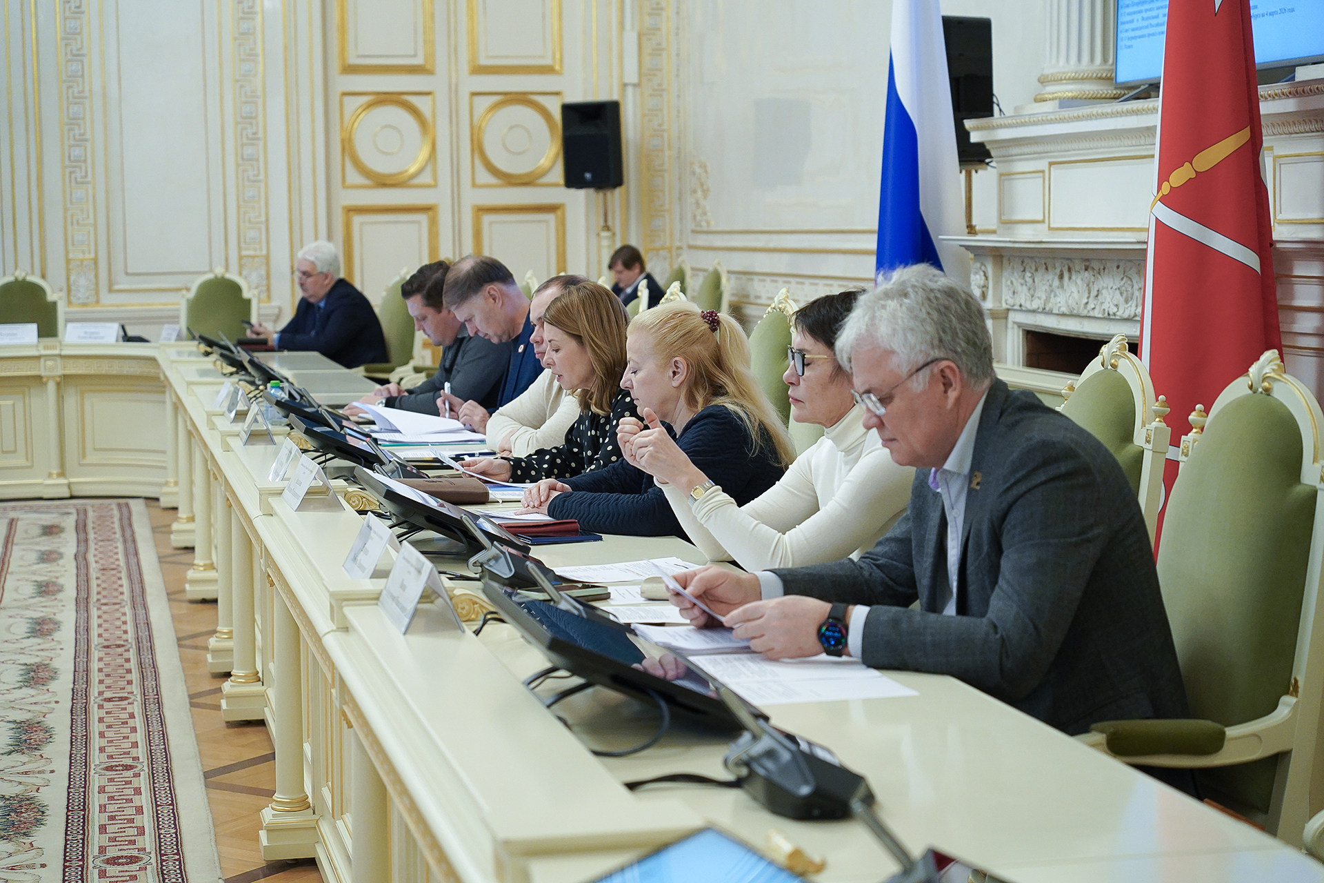 В Законодательном Собрании обсудили правоприменение трудового законодательства и развитие рынка труда Санкт-Петербурга