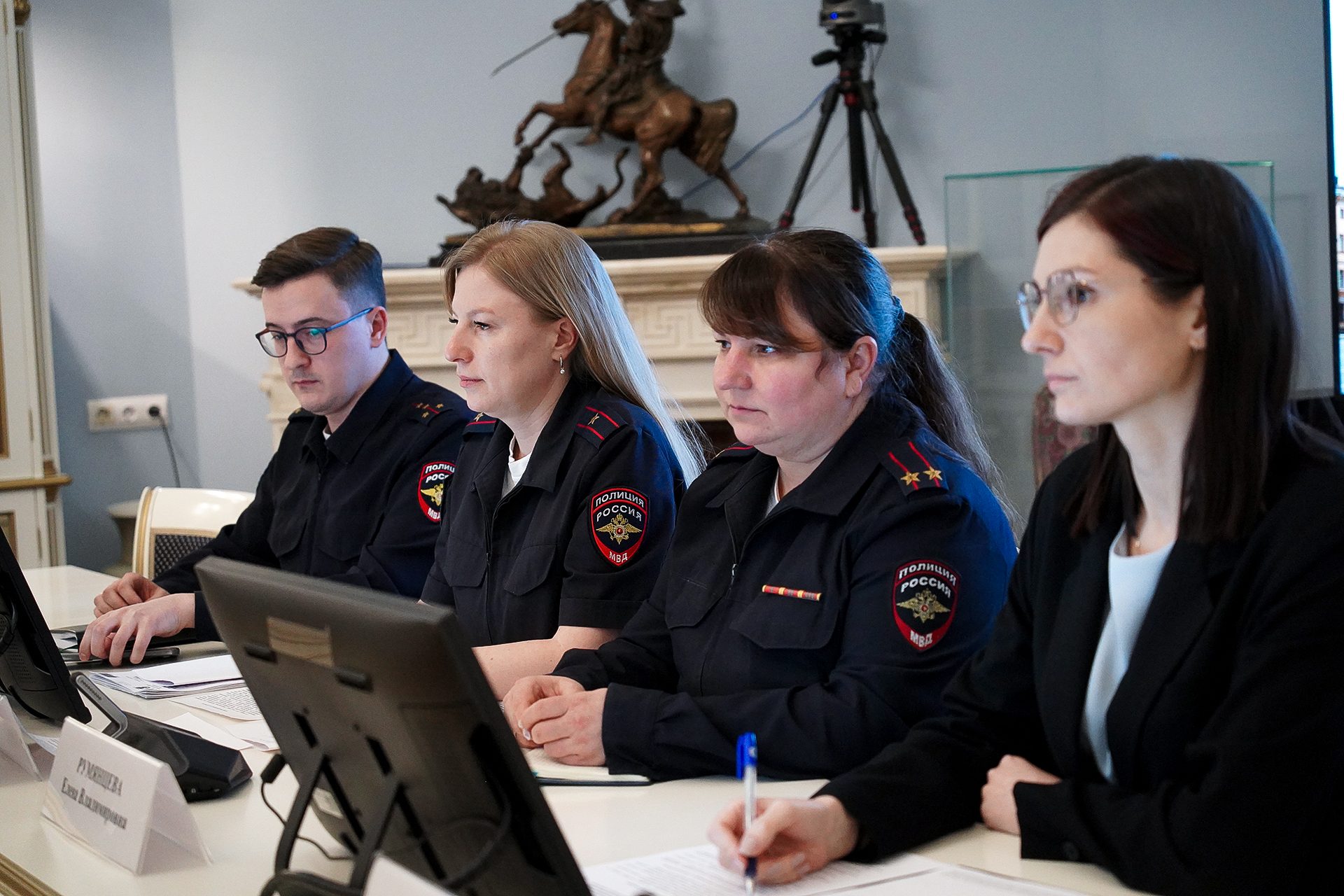 В Законодательном Собрании обсудили меры по борьбе с нарушением тишины и покоя граждан в ночное время В Законодательном Собрании обсудили меры по борьбе с нарушением тишины и покоя граждан в ночное время